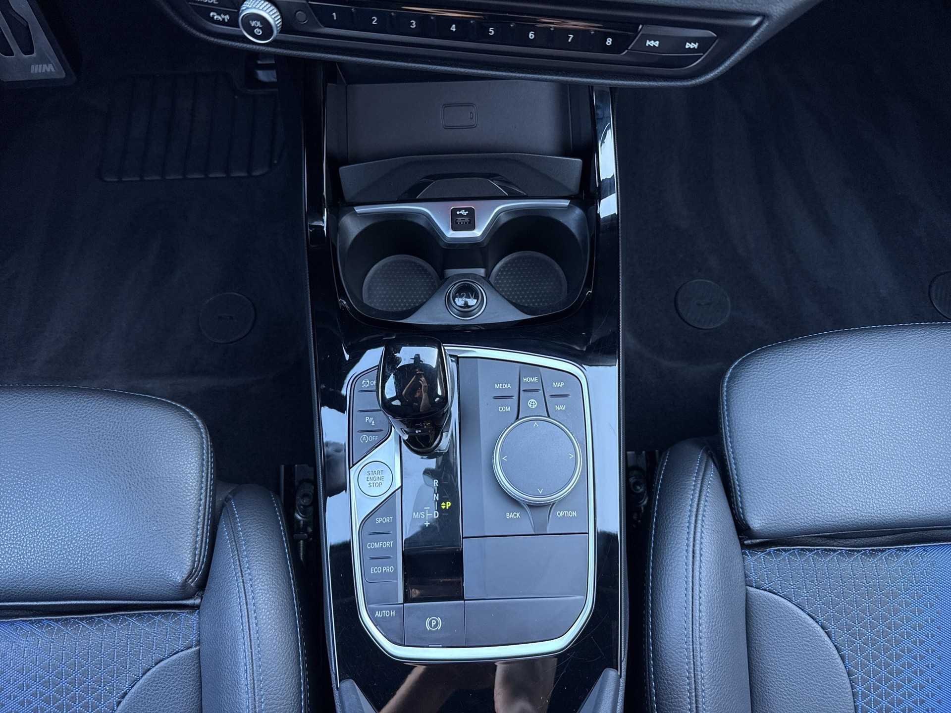 BMW 120i Pure M Sport Steptronic-image-12