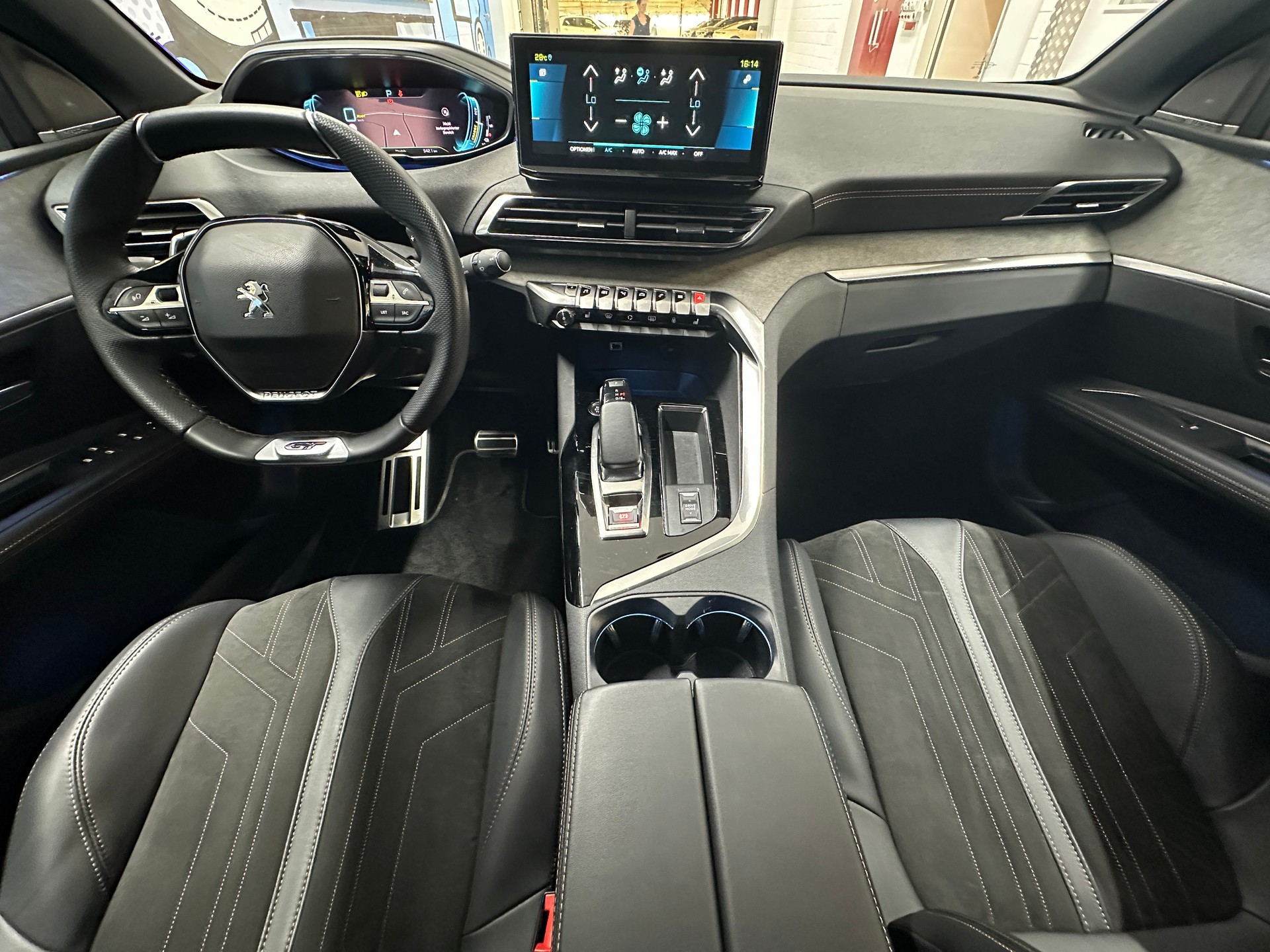 PEUGEOT 3008 225e Hybrid2 GT EAT8-image-9