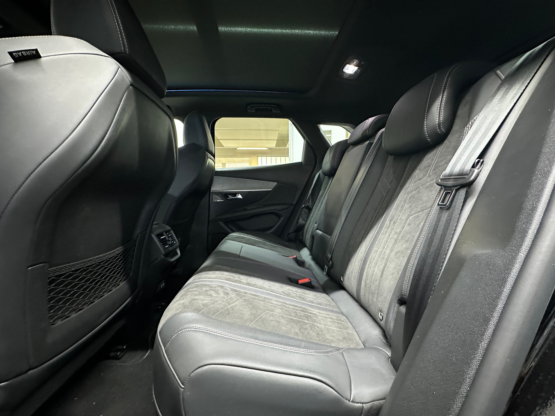 PEUGEOT 3008 225e Hybrid2 GT EAT8-image-8