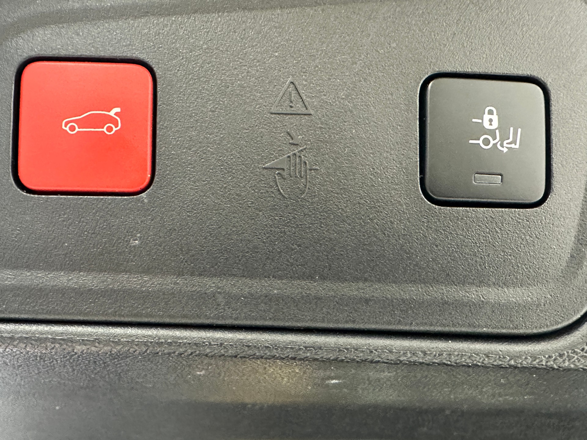 PEUGEOT 3008 225e Hybrid2 GT EAT8-image-12