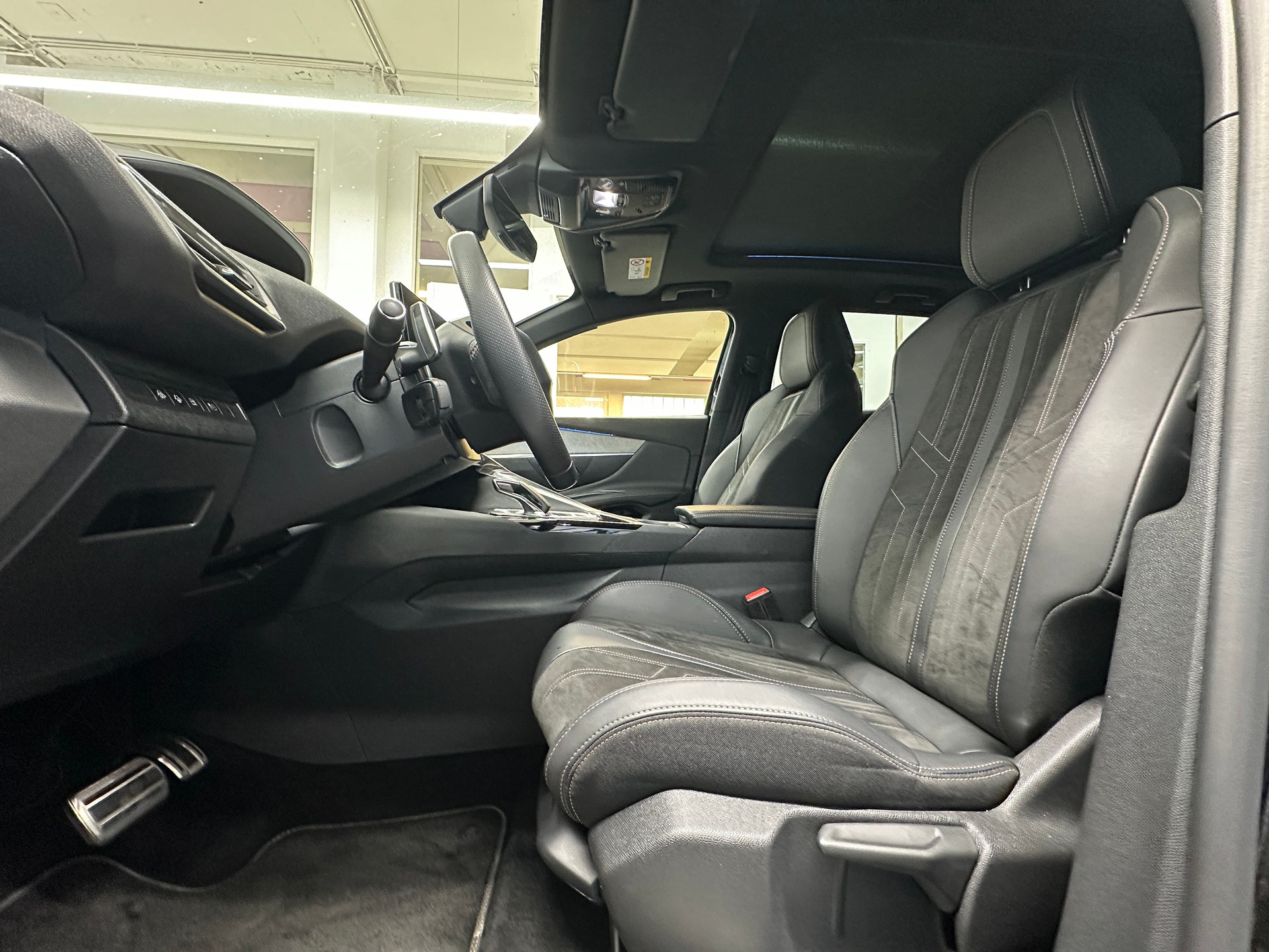 PEUGEOT 3008 225e Hybrid2 GT EAT8-image-7