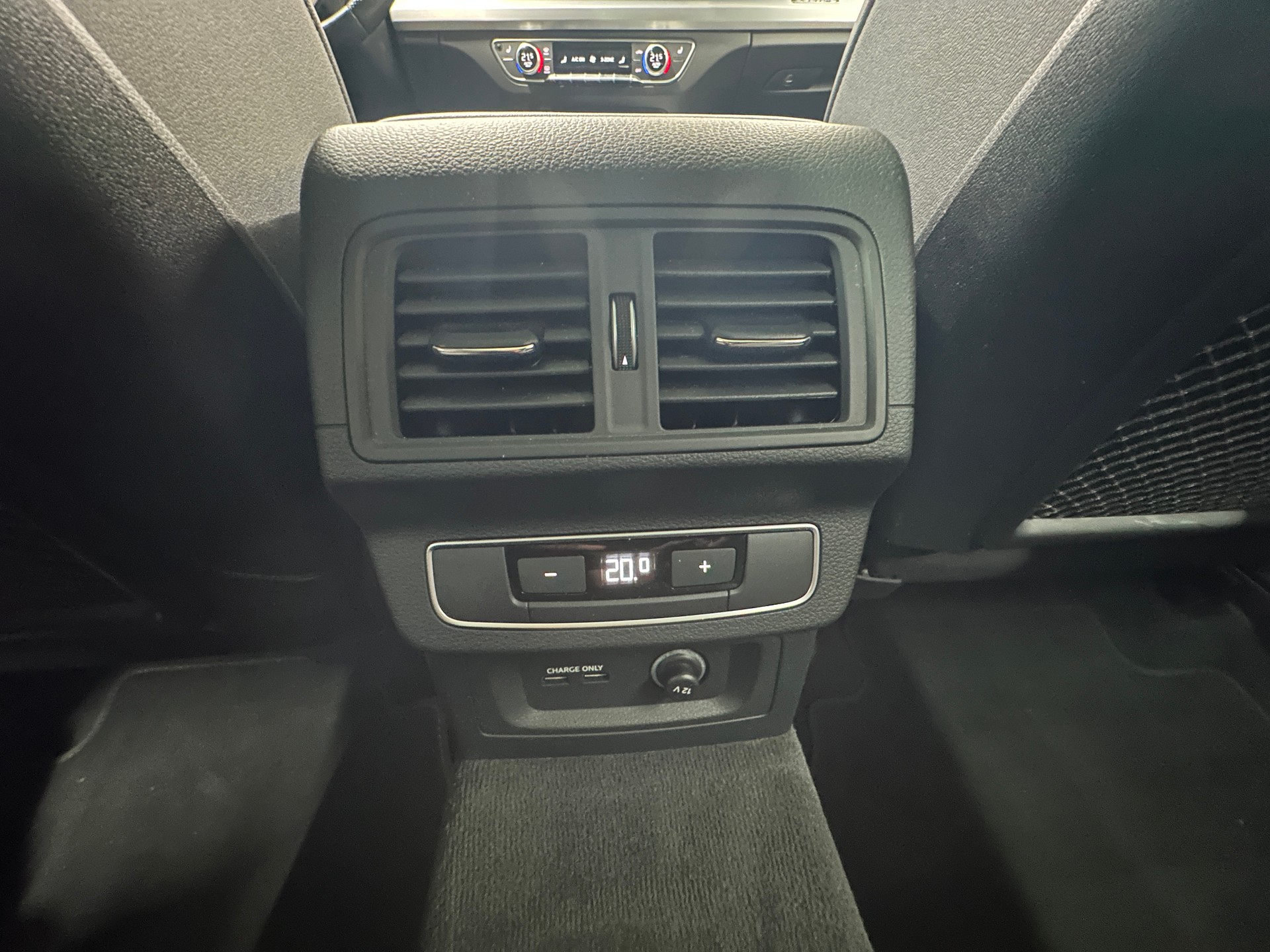 AUDI Q5 40 TDI S-line quattro S-tronic-image-13
