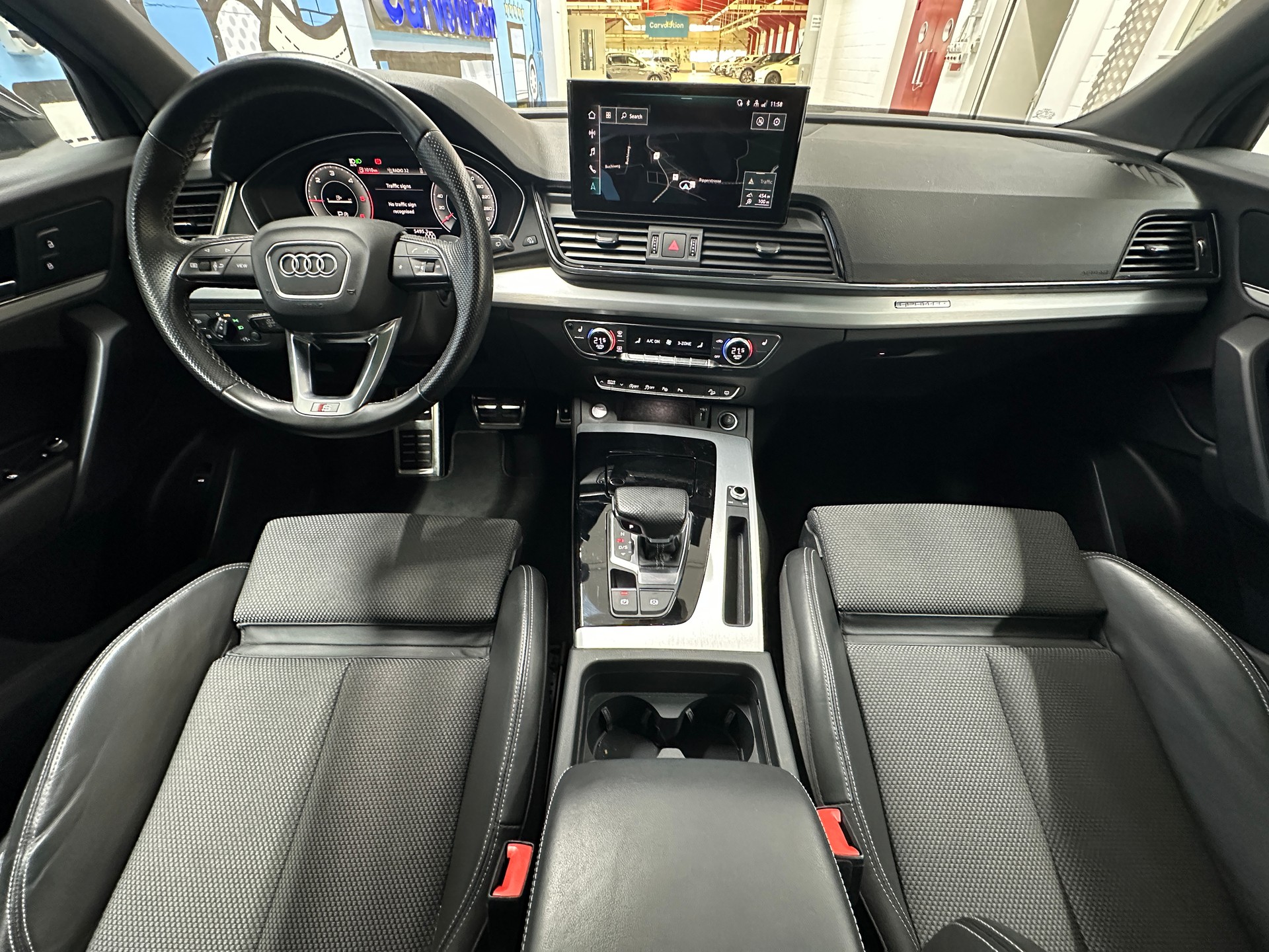 AUDI Q5 40 TDI S-line quattro S-tronic-image-10