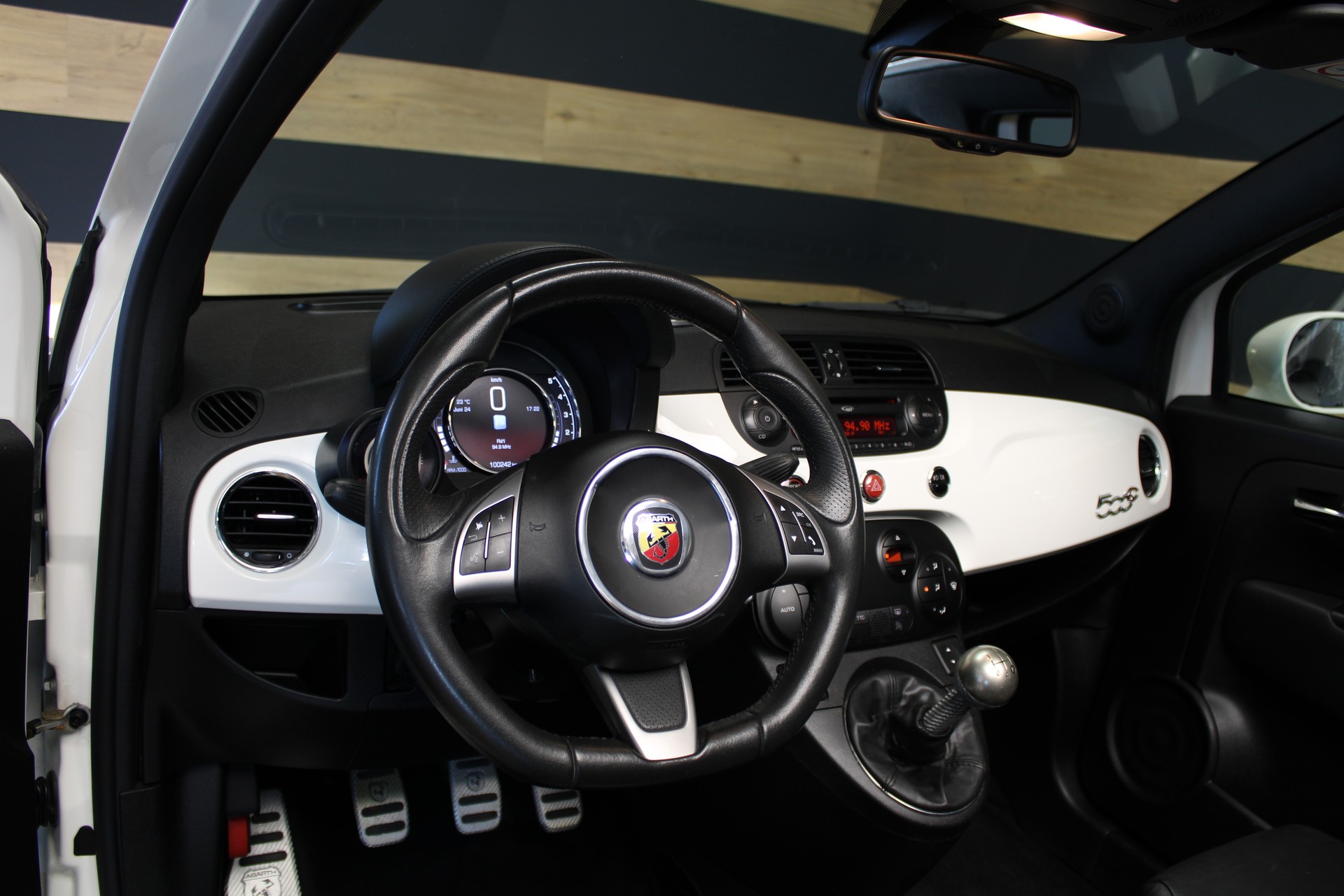FIAT 595 1.4 16V Turbo Abarth Turismo-image-7