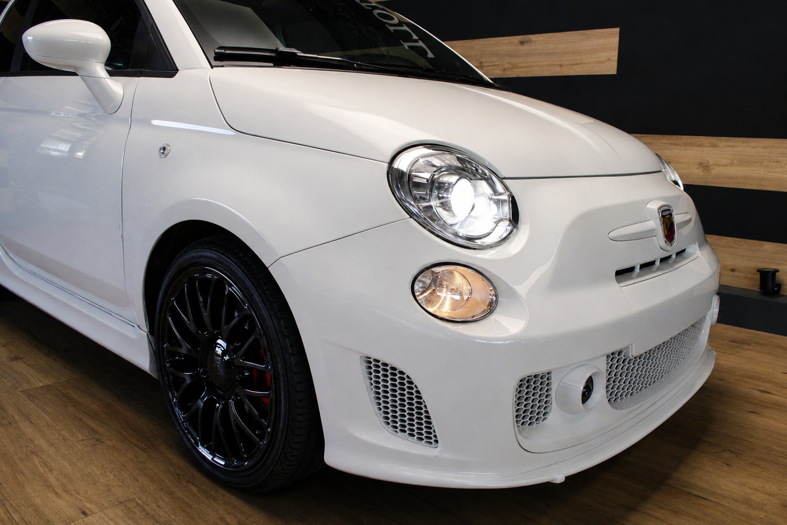 FIAT 595 1.4 16V Turbo Abarth Turismo-image-1