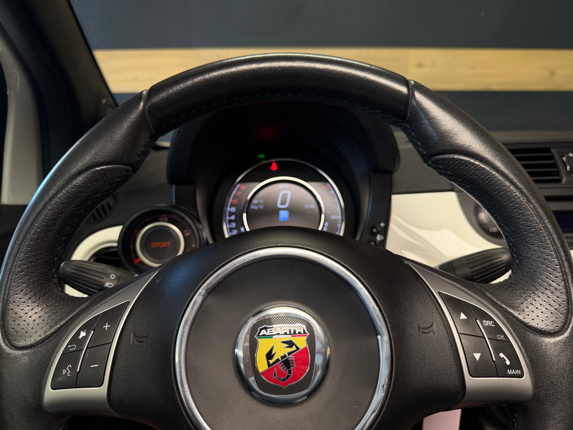FIAT 595 1.4 16V Turbo Abarth Turismo-image-16