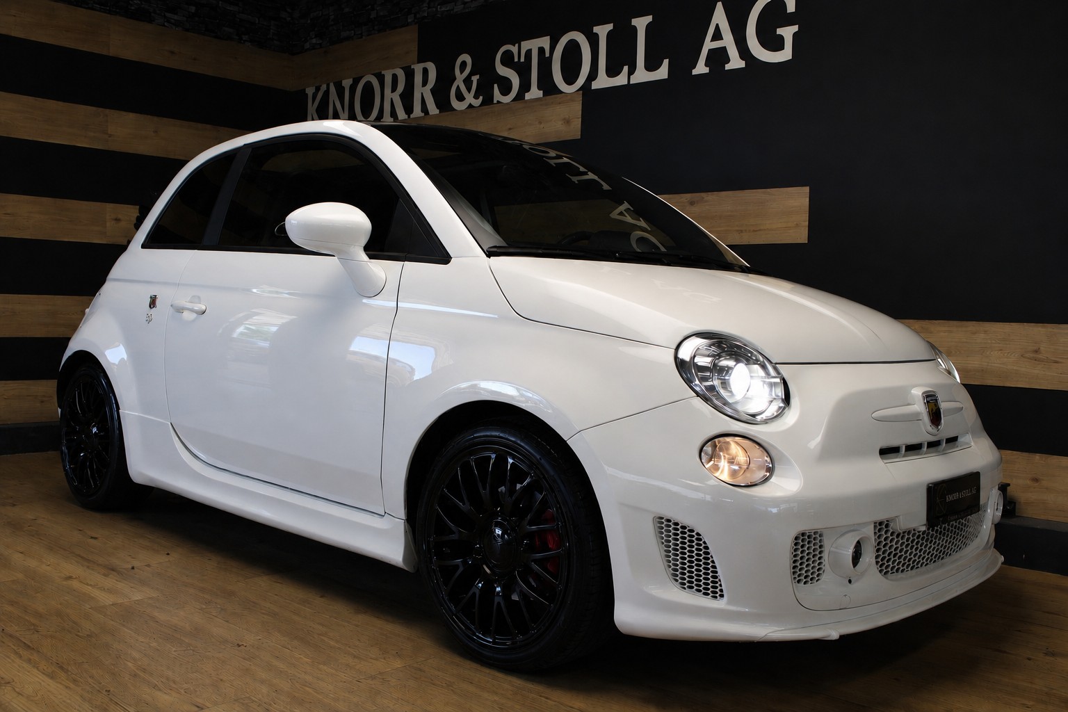 FIAT 595 1.4 16V Turbo Abarth Turismo-image-0