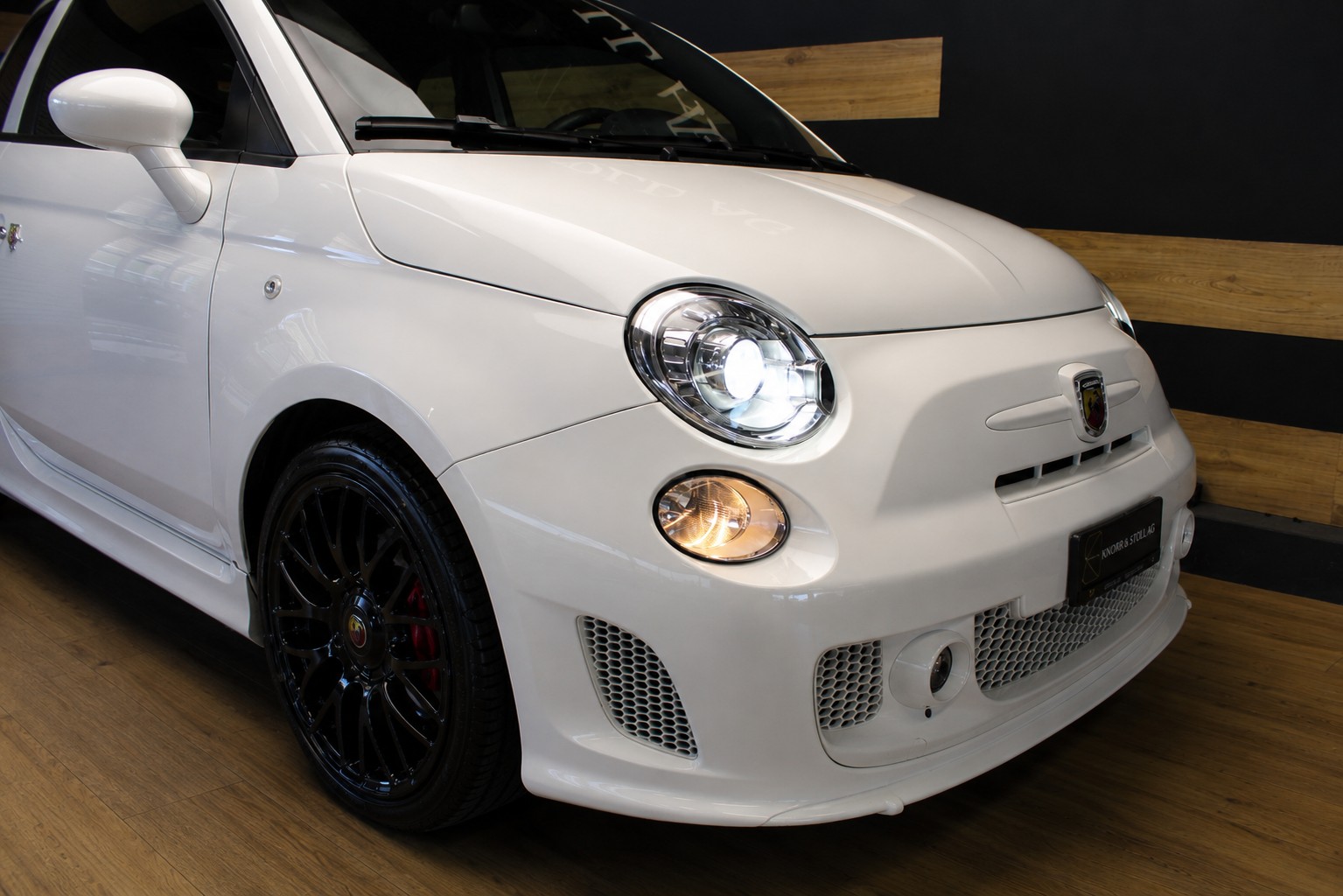 FIAT 595 1.4 16V Turbo Abarth Turismo-image-1