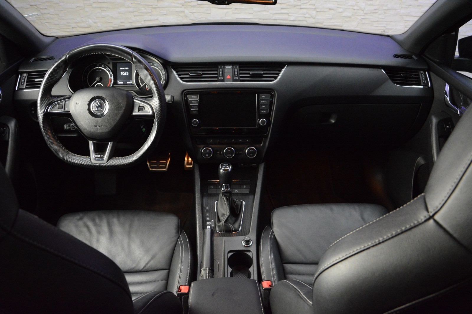 SKODA Octavia Combi 2.0 TDI RS 4x4 DSG-image-7