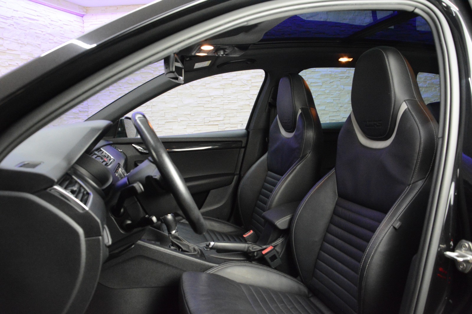 SKODA Octavia Combi 2.0 TDI RS 4x4 DSG-image-5