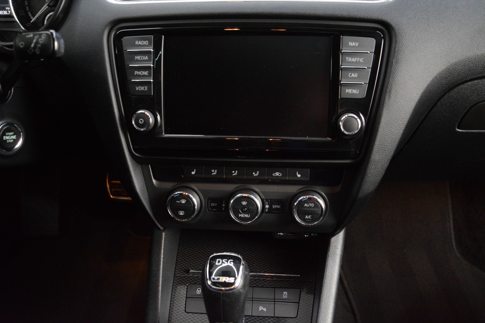 SKODA Octavia Combi 2.0 TDI RS 4x4 DSG-image-10