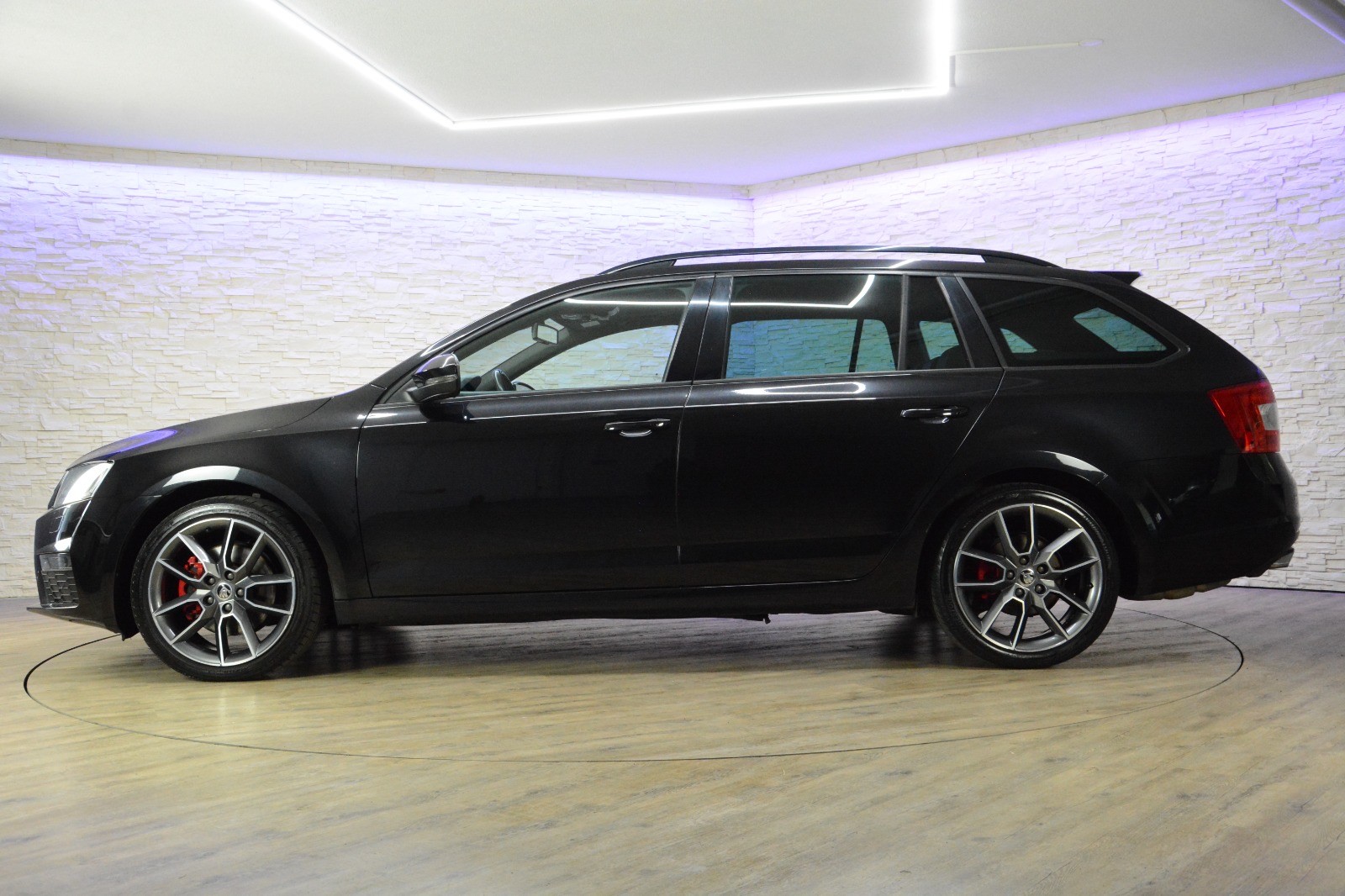 SKODA Octavia Combi 2.0 TDI RS 4x4 DSG-image-4