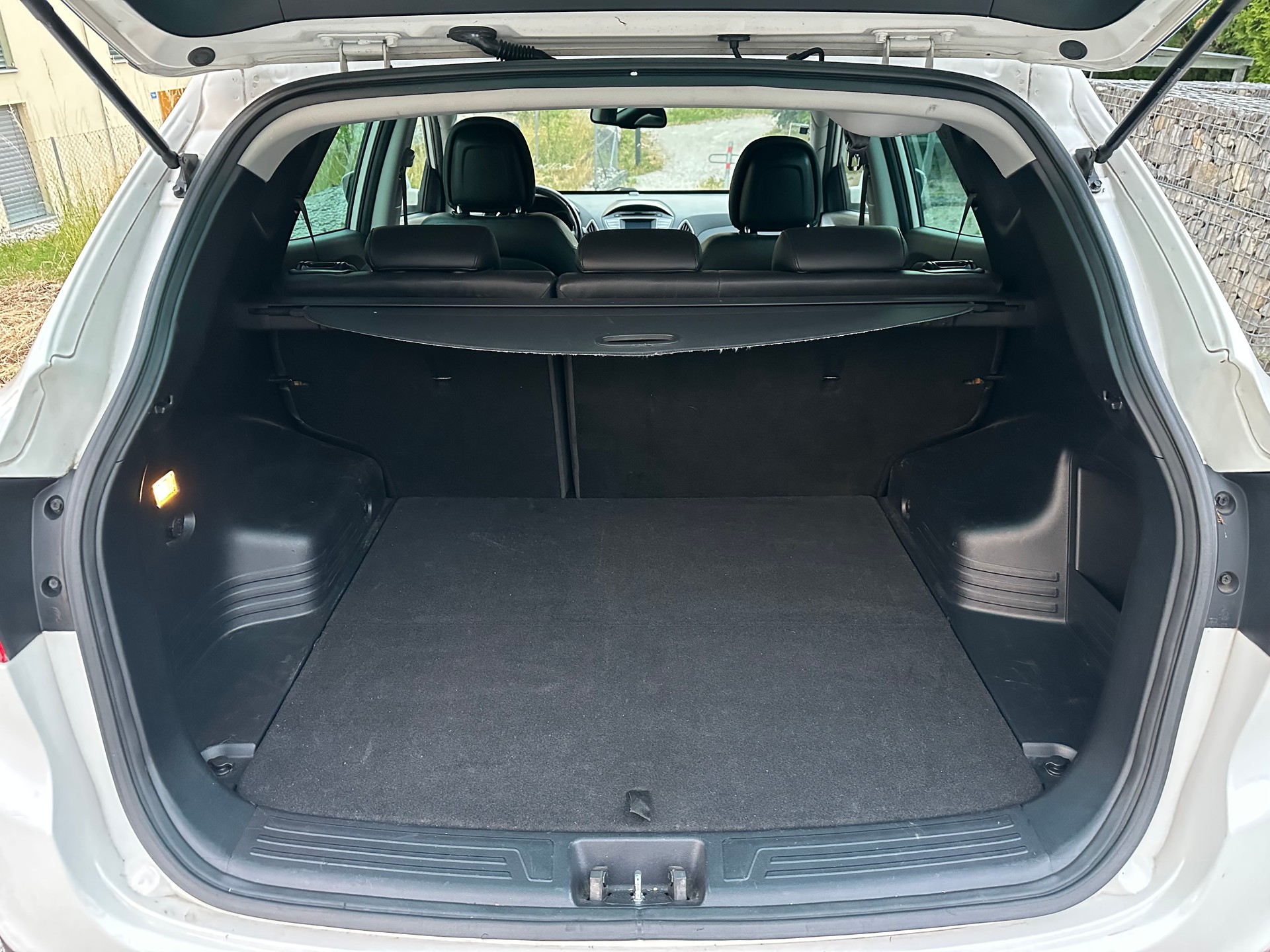 HYUNDAI iX 35 2.0 GDI Style 4WD Automatic-image-8
