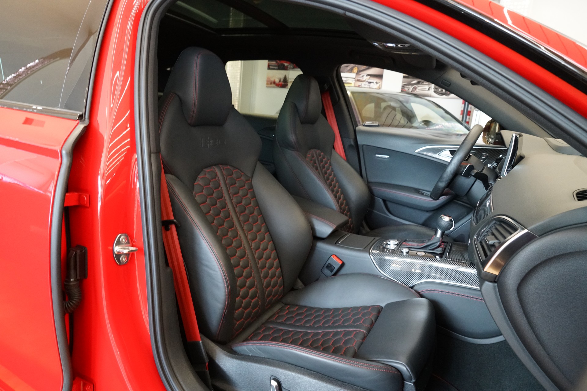 AUDI RS6 Avant 4.0 TFSI V8 quattro Tiptronic Audi Exclusive-image-28