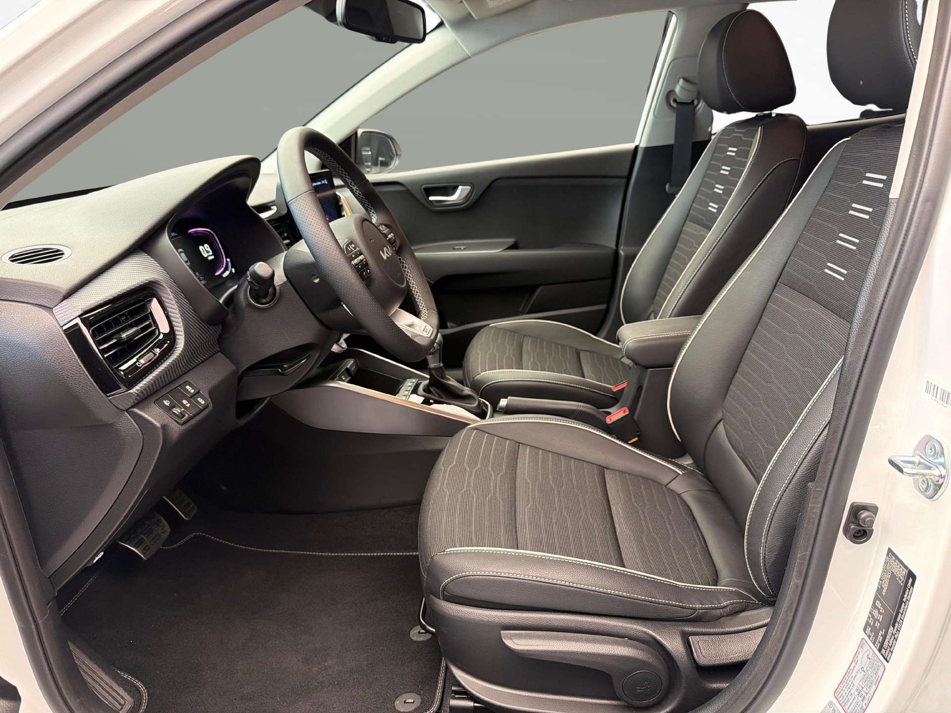 KIA Stonic 1.0 T-GDi GT-Line-image-9