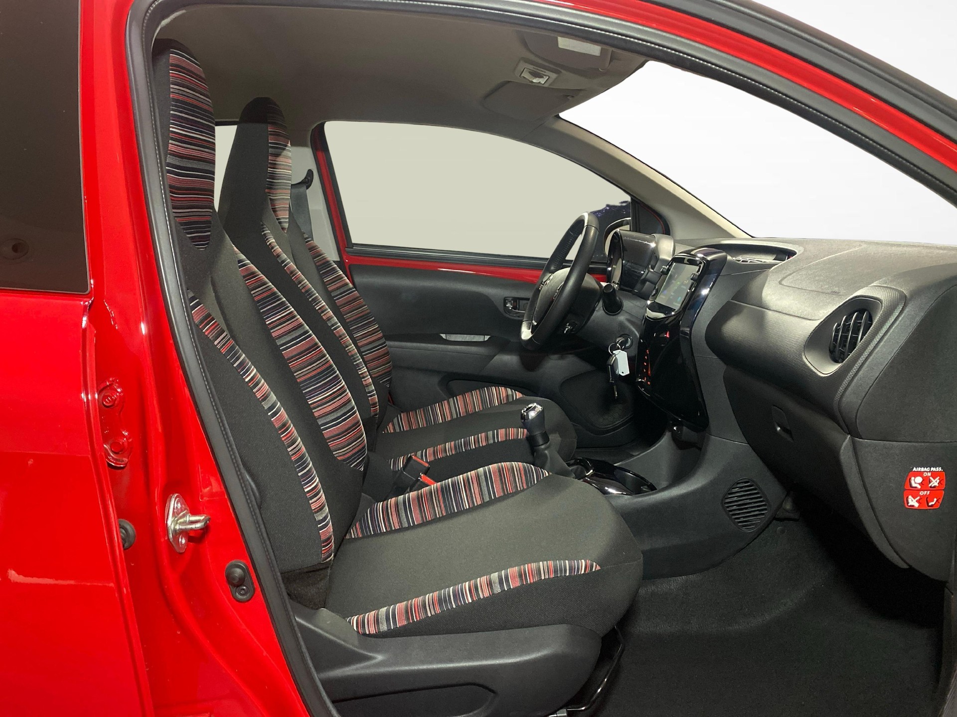 CITROEN C1 1.0 VTi Shine S/S-image-8