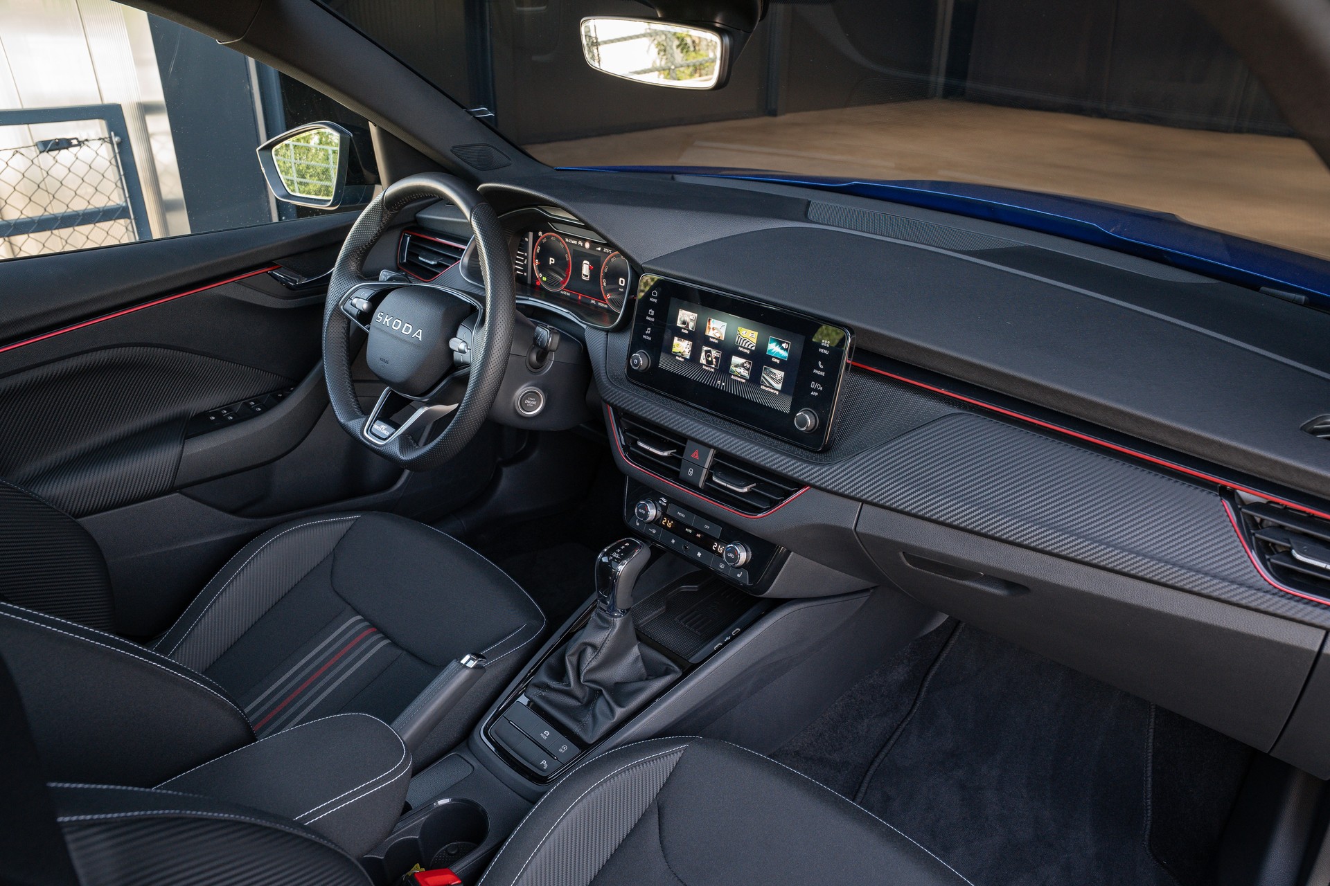 SKODA Kamiq 1.5 TSI Monte Carlo DSG-image-13