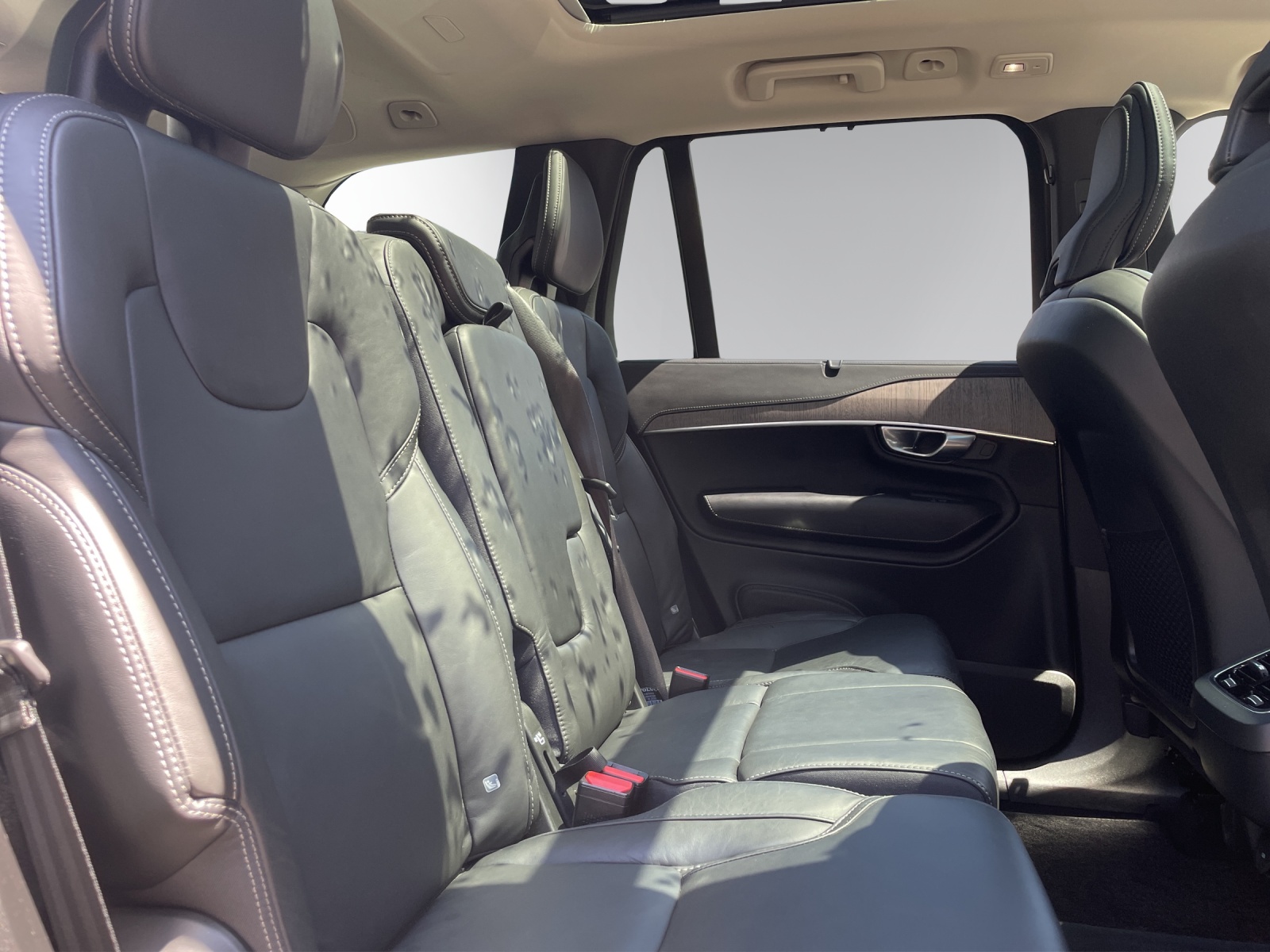 VOLVO XC90 B5 Diesel Mild Hybrid AWD Ultimate Dark Geartronic-image-12