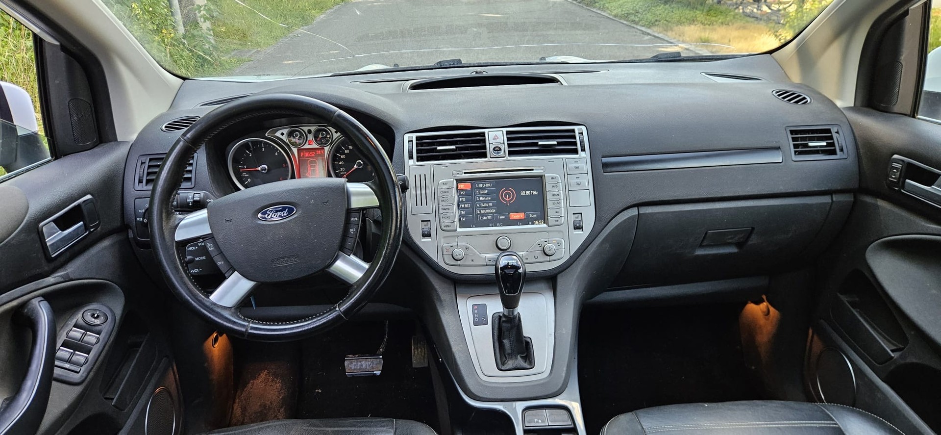FORD Kuga 2.0 TDCi Titanium 4WD PowerShift-image-3