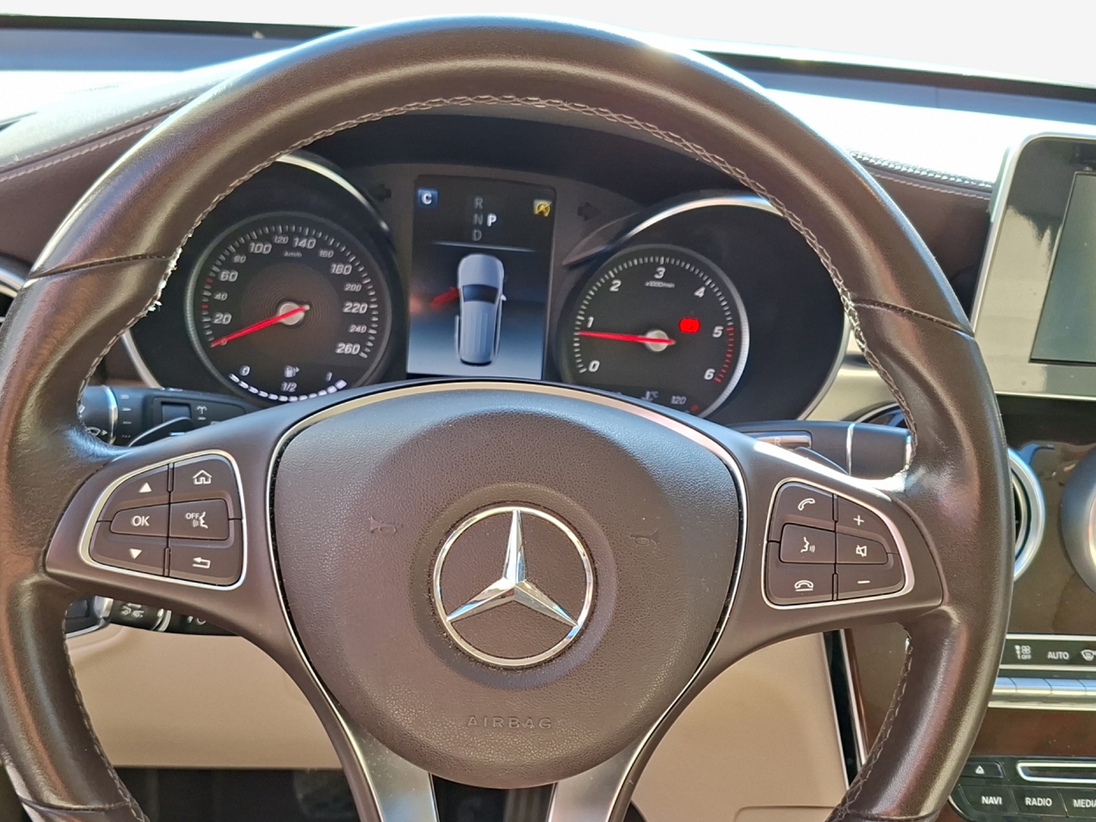 MERCEDES-BENZ GLC 250d Off-Road 4Matic 9G-Tronic-image-9
