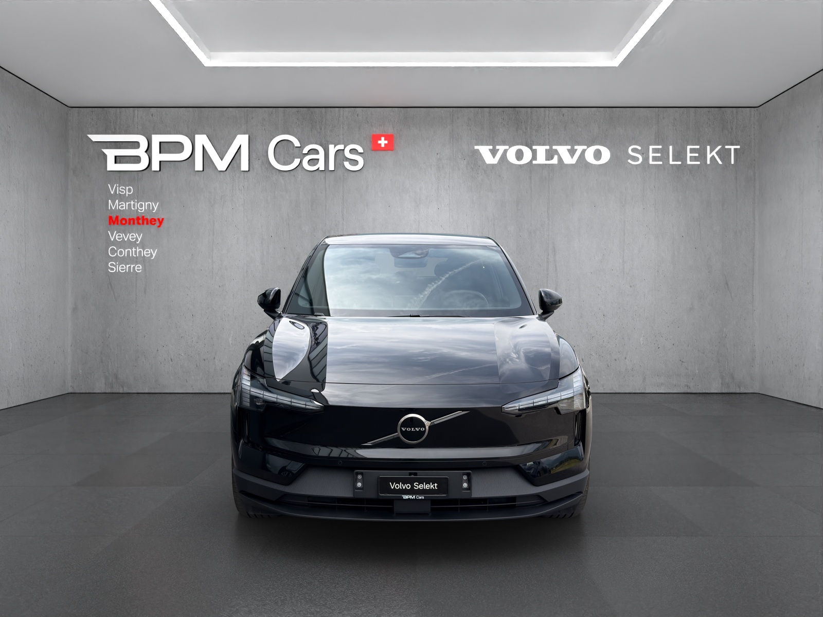 VOLVO EX30 E60 69kWh Single Motor Extended Range Plus-showroom-element-1