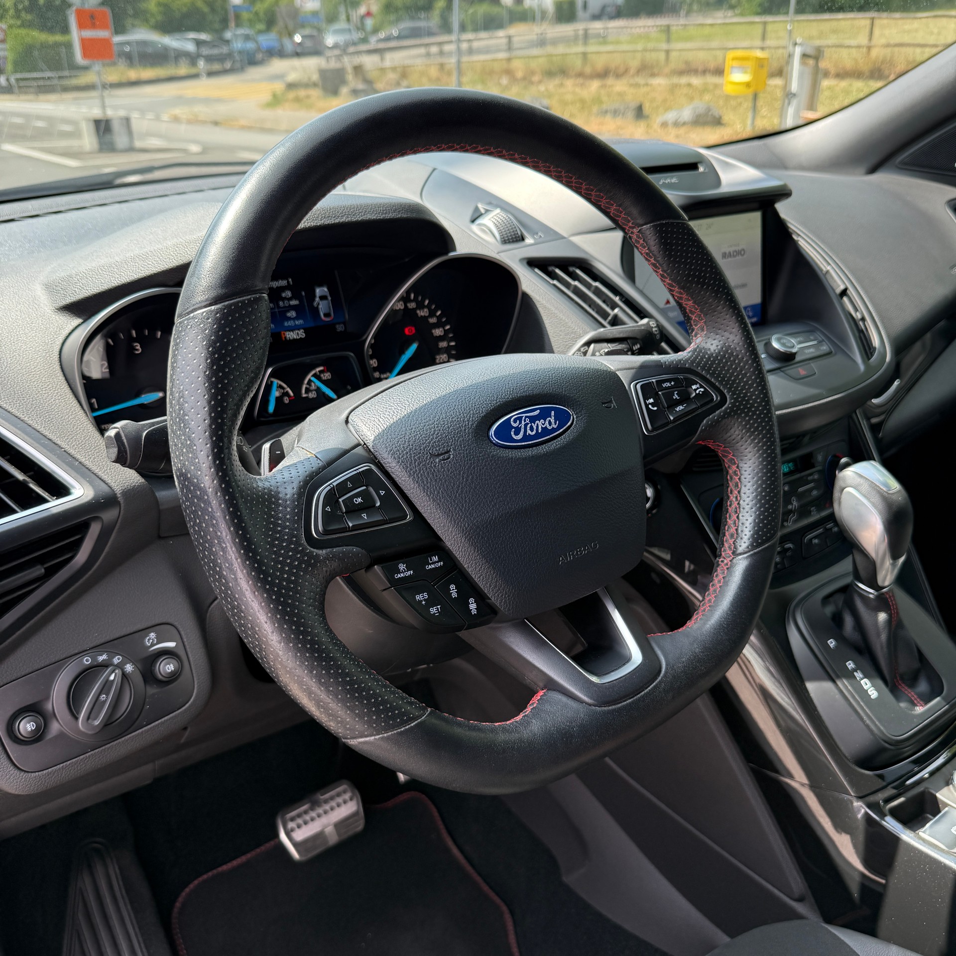 FORD Kuga 2.0 TDCi ST Line High 4WD PowerShift-image-9