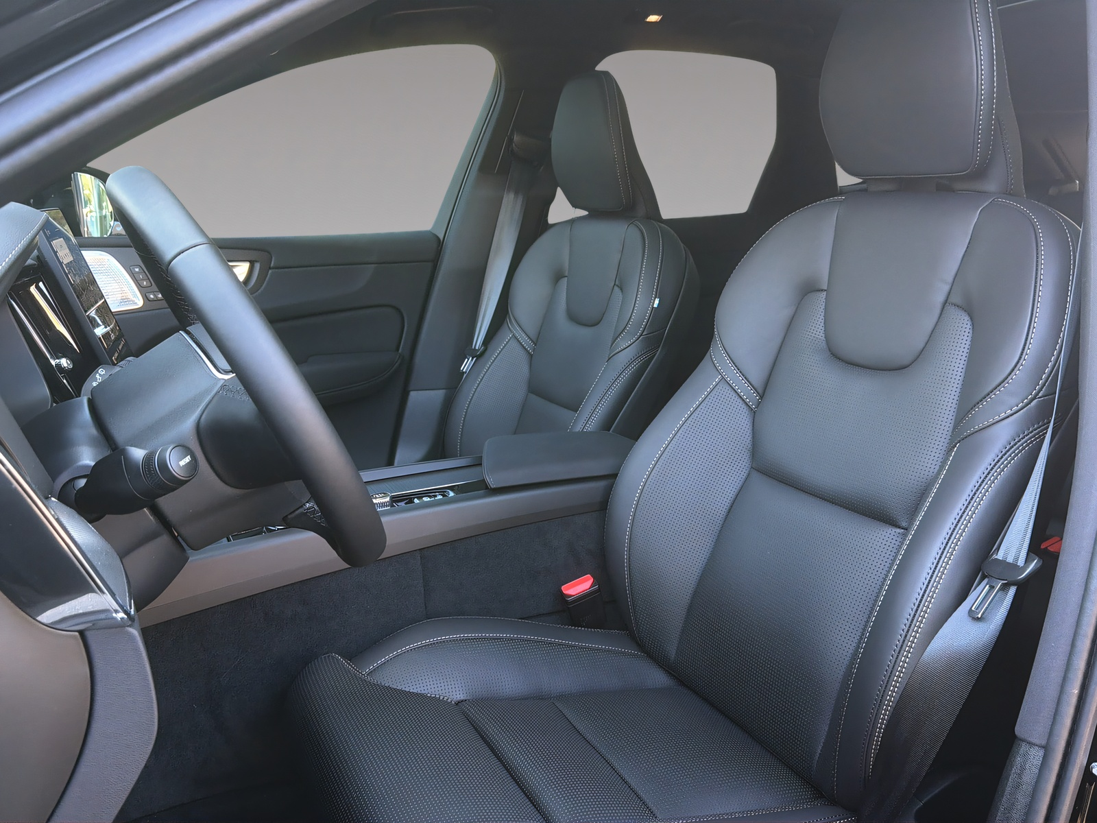 VOLVO XC60 2.0 T8 TE Black Edition eAWD-image-5