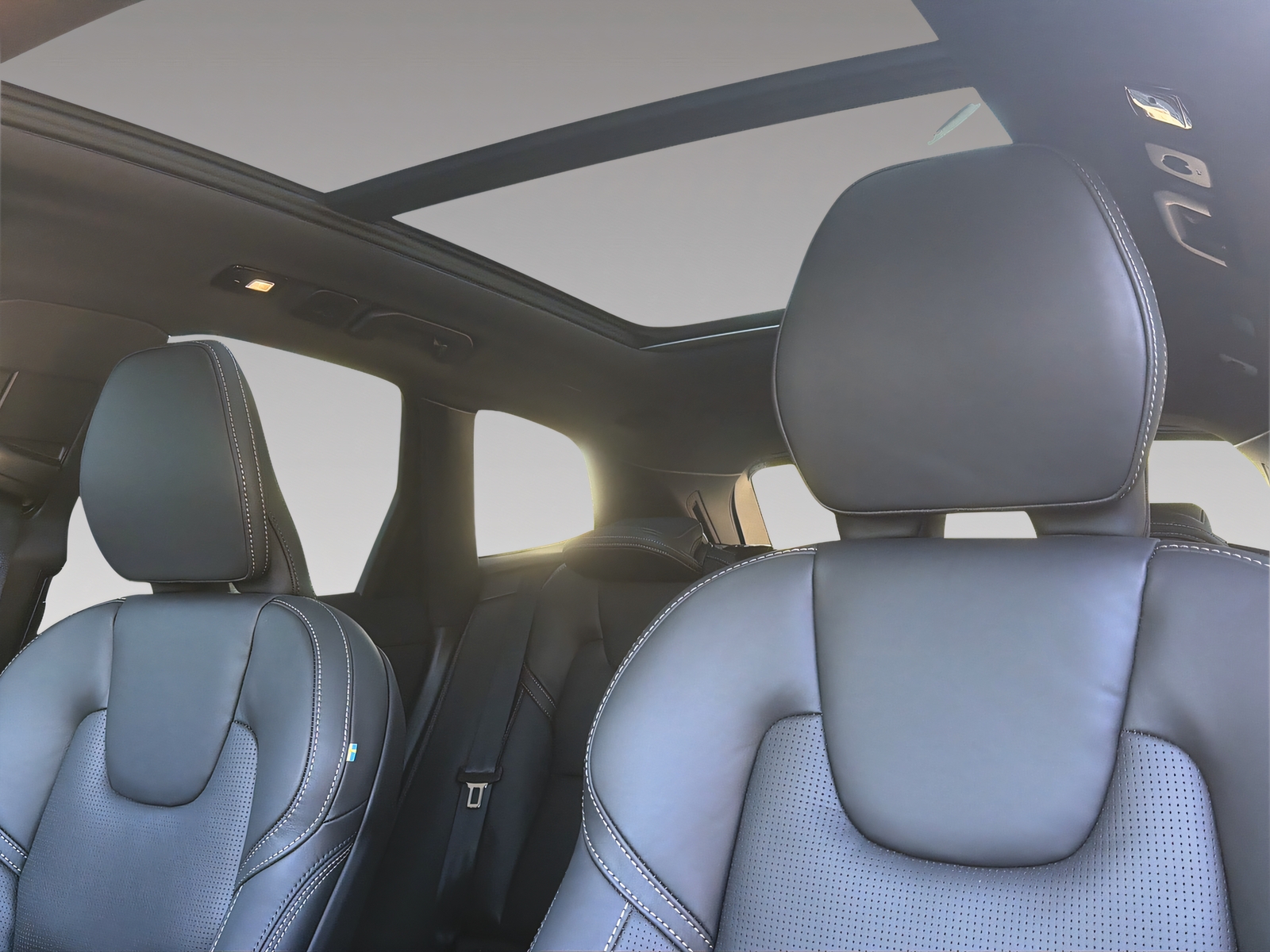 VOLVO XC60 2.0 T8 TE Black Edition eAWD-image-6
