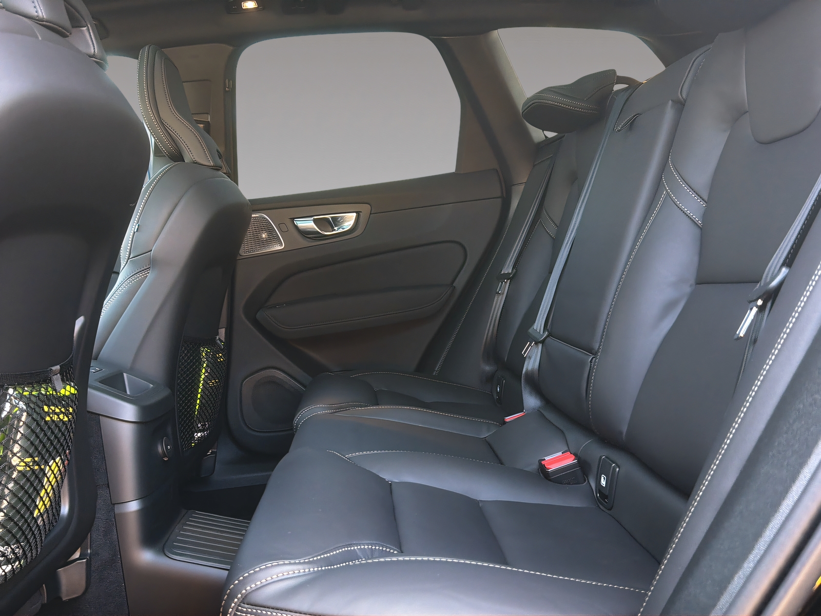 VOLVO XC60 2.0 T8 TE Black Edition eAWD-image-18