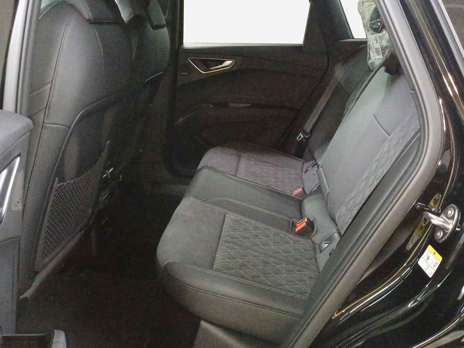 AUDI Q4 e-tron SUV quattro performance-image-11