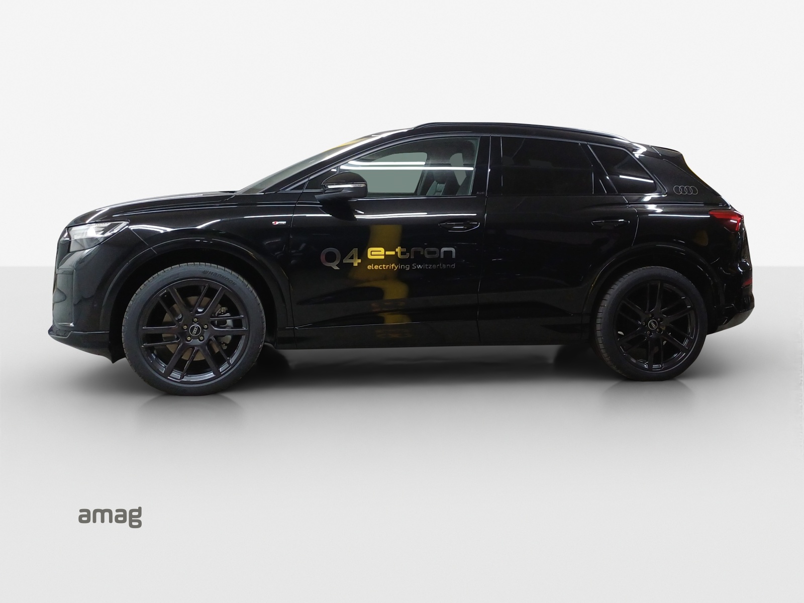 AUDI Q4 e-tron SUV quattro performance-showroom-element-1