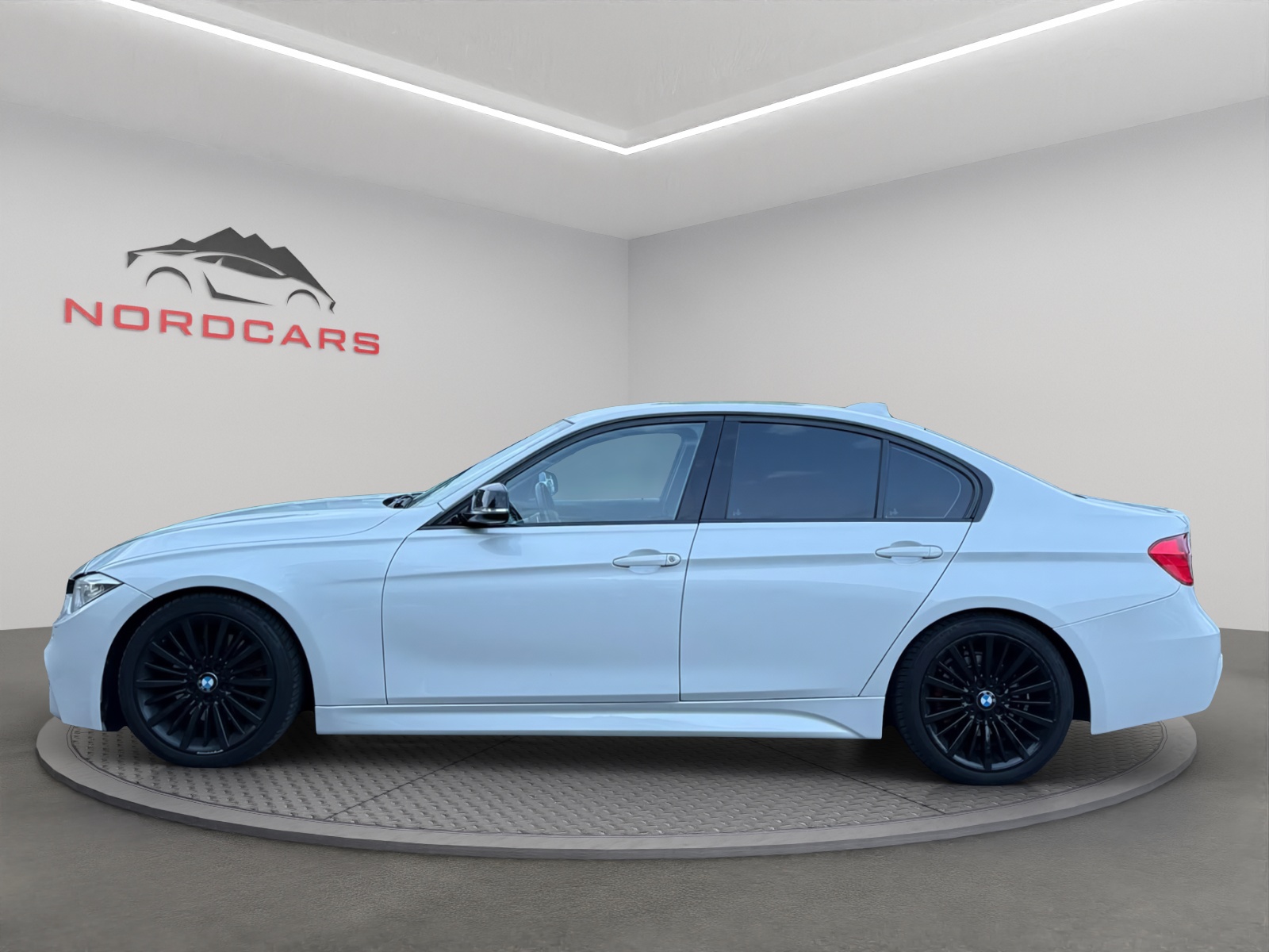 BMW 328i xDrive Luxury Line Steptronic-image-1