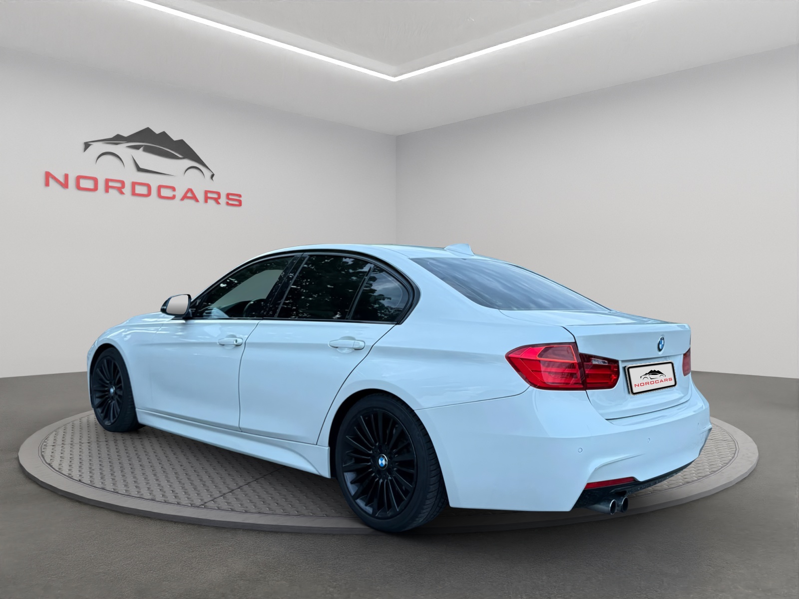 BMW 328i xDrive Luxury Line Steptronic-image-2