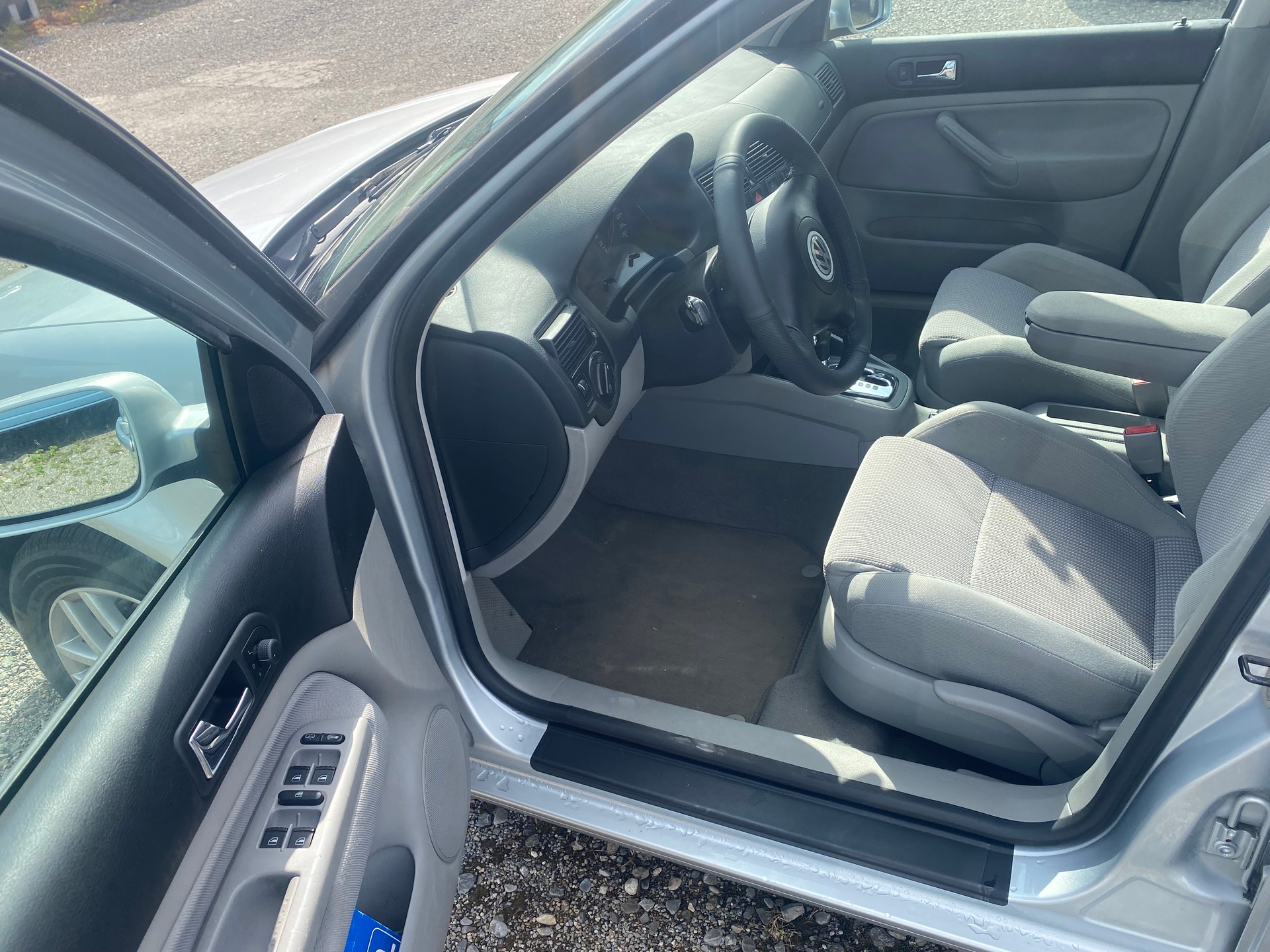 VW Golf 2.3 Highline-image-6