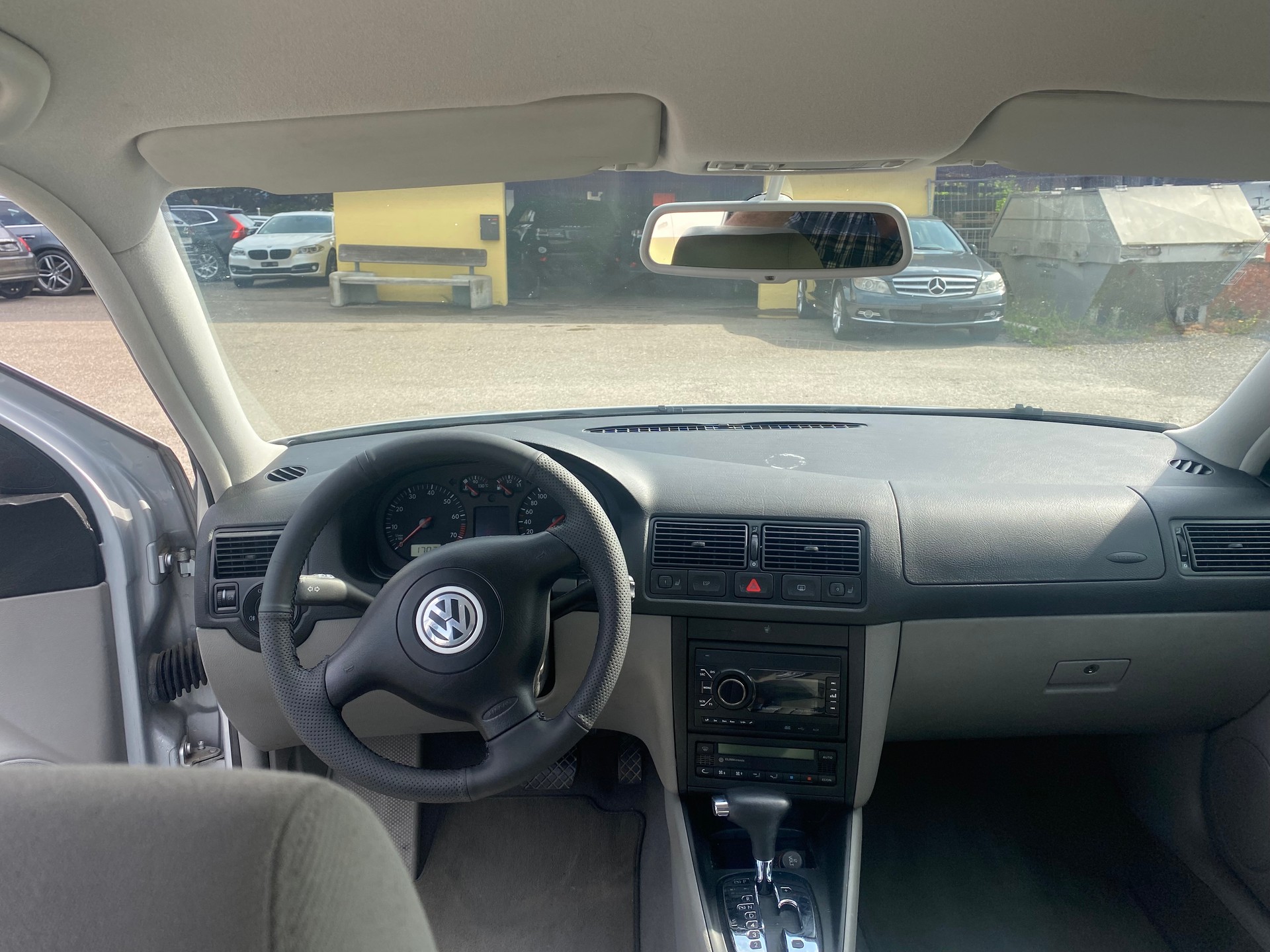 VW Golf 2.3 Highline-image-8