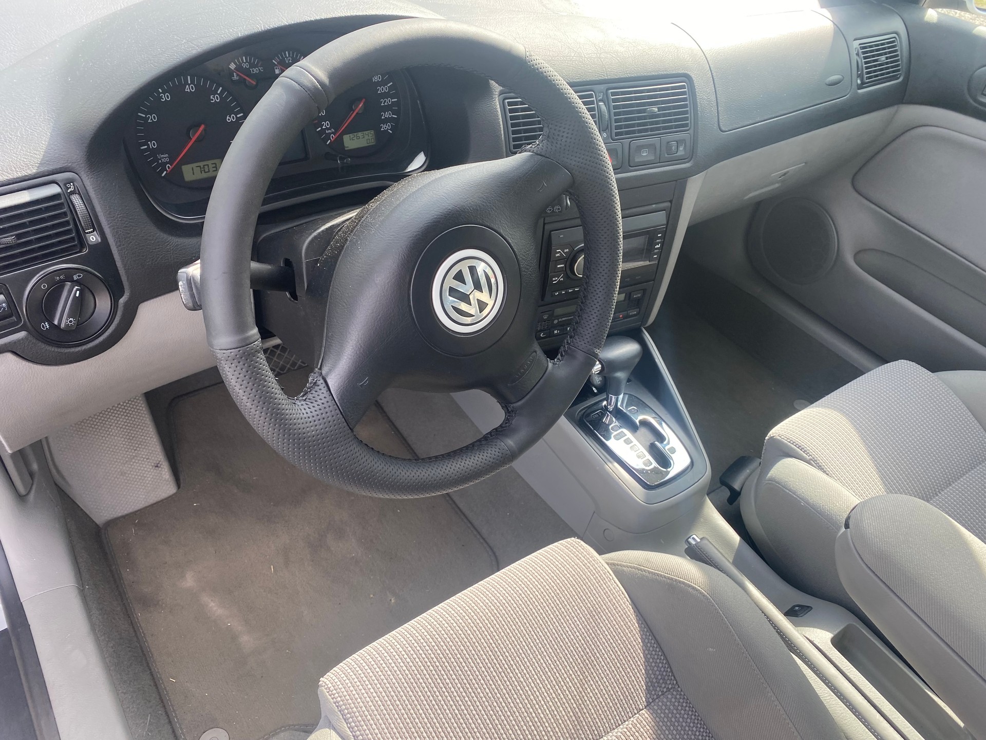 VW Golf 2.3 Highline-image-7