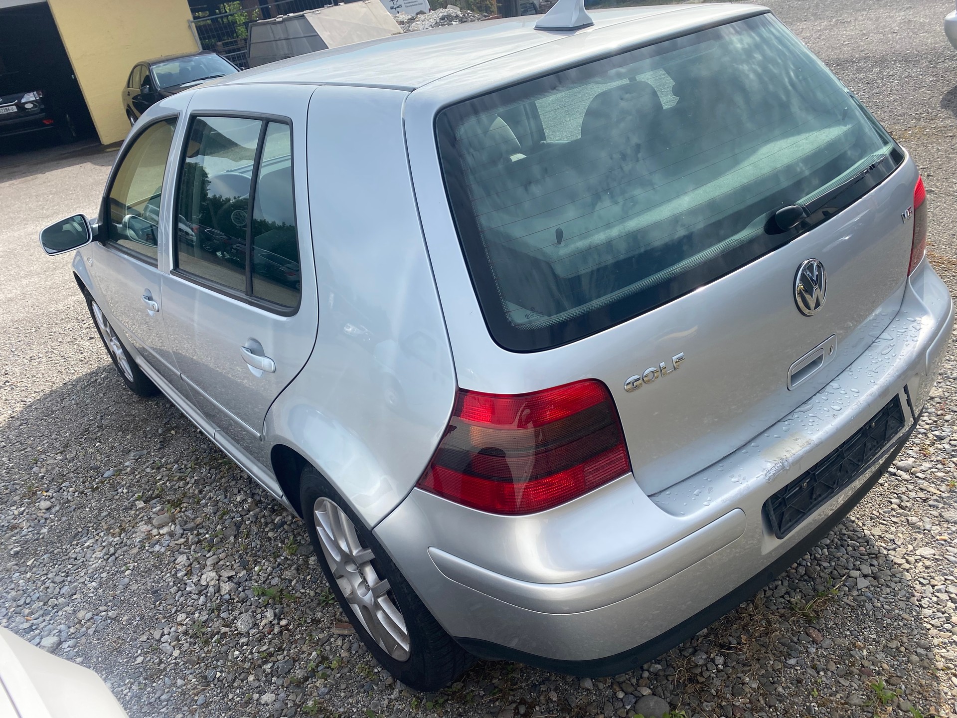 VW Golf 2.3 Highline-image-3