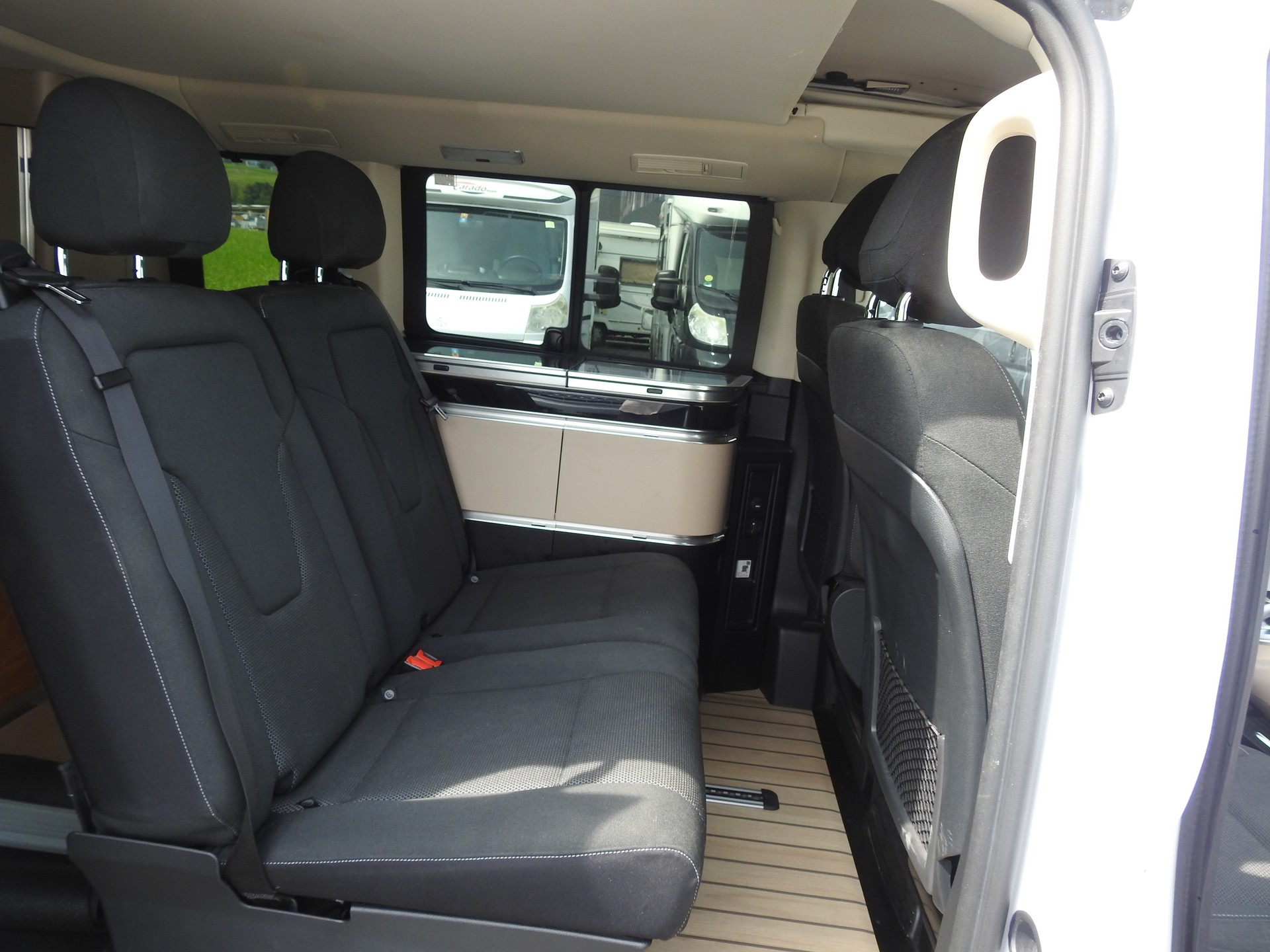 MERCEDES-BENZ Marco Polo 250 d 7G-Tronic 4M-image-14