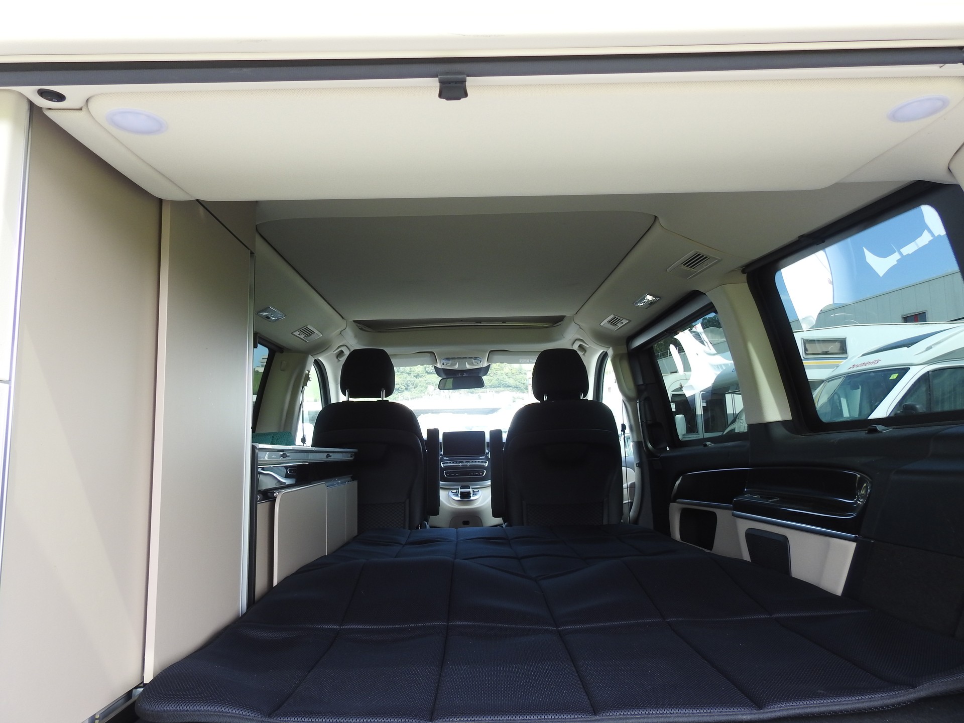 MERCEDES-BENZ Marco Polo 250 d 7G-Tronic 4M-image-9