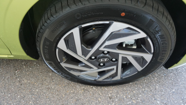 HYUNDAI i20 1.0 T-GDi Amplia DCT-image-6