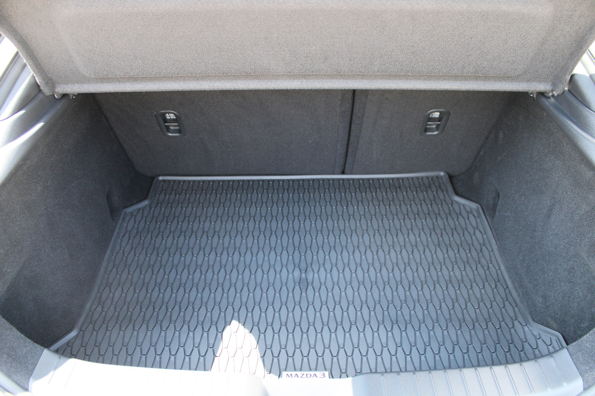 MAZDA 3 Hatchback SKYACTIV-G M Hybrid 140 Exclusive Line Automat-image-8