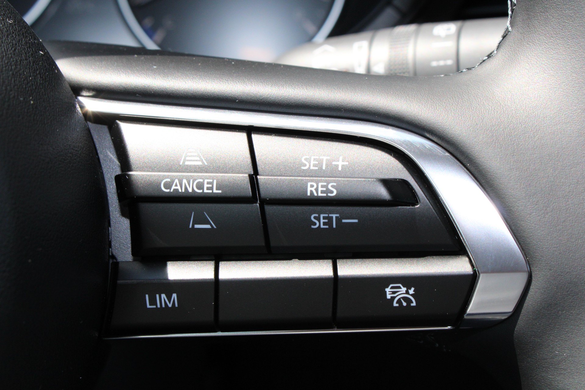 MAZDA 3 Hatchback SKYACTIV-G M Hybrid 140 Exclusive Line Automat-image-14