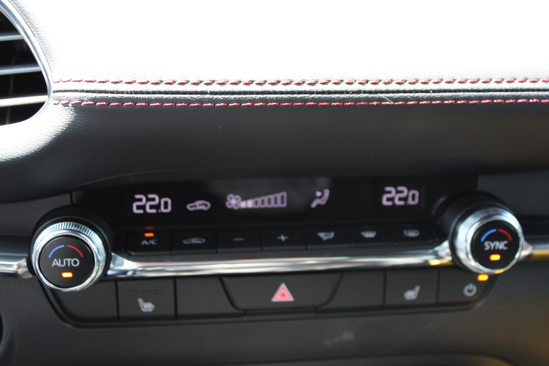 MAZDA 3 Hatchback SKYACTIV-G M Hybrid 140 Exclusive Line Automat-image-11