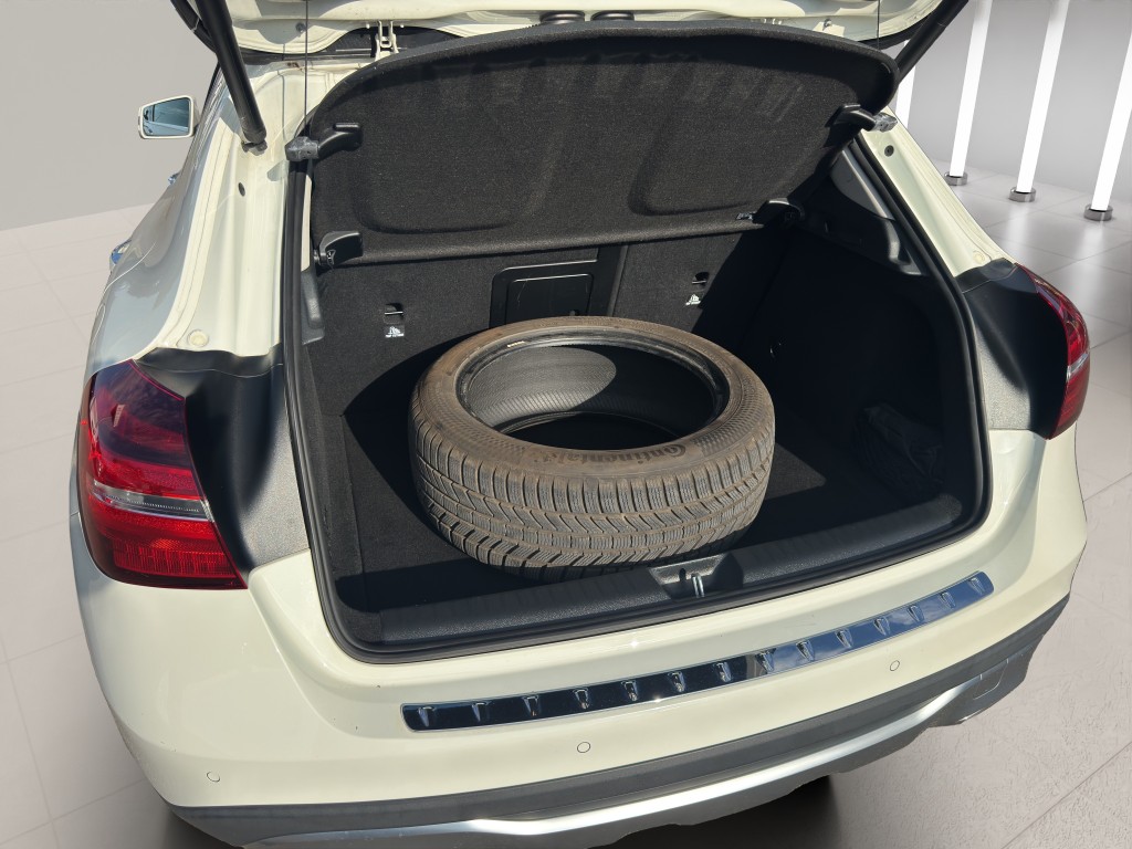 MERCEDES-BENZ GLA 200 d Urban 4m 7G-DCT-image-11