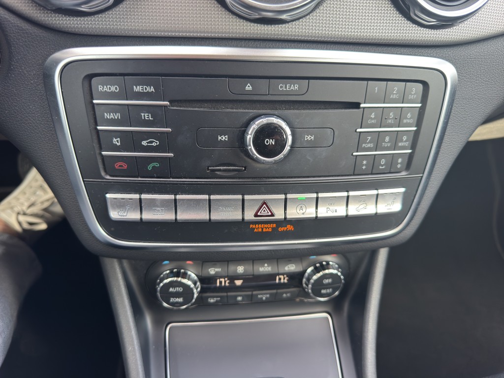 MERCEDES-BENZ GLA 200 d Urban 4m 7G-DCT-image-7