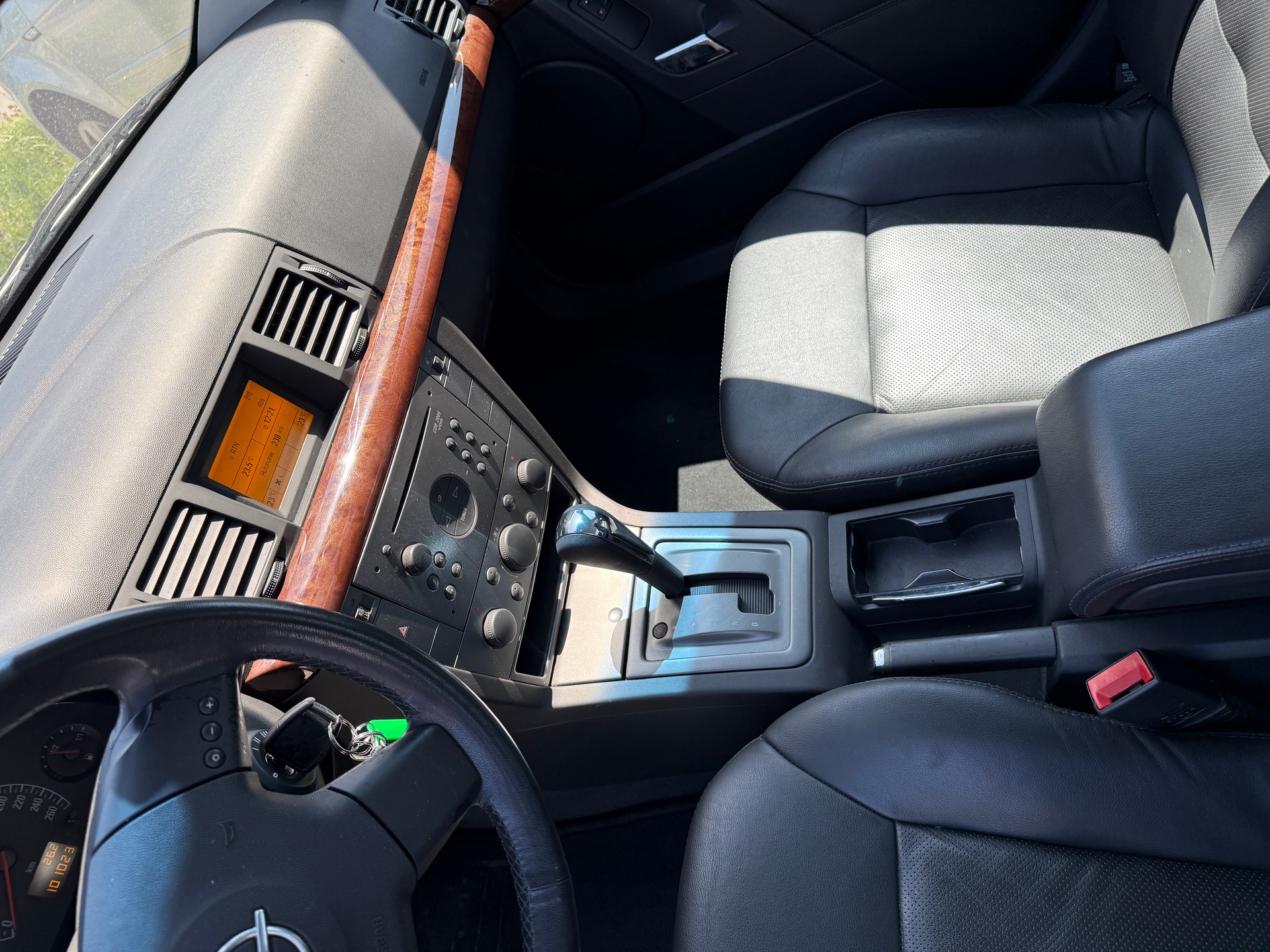 OPEL Vectra 2.2 Elegance-image-9