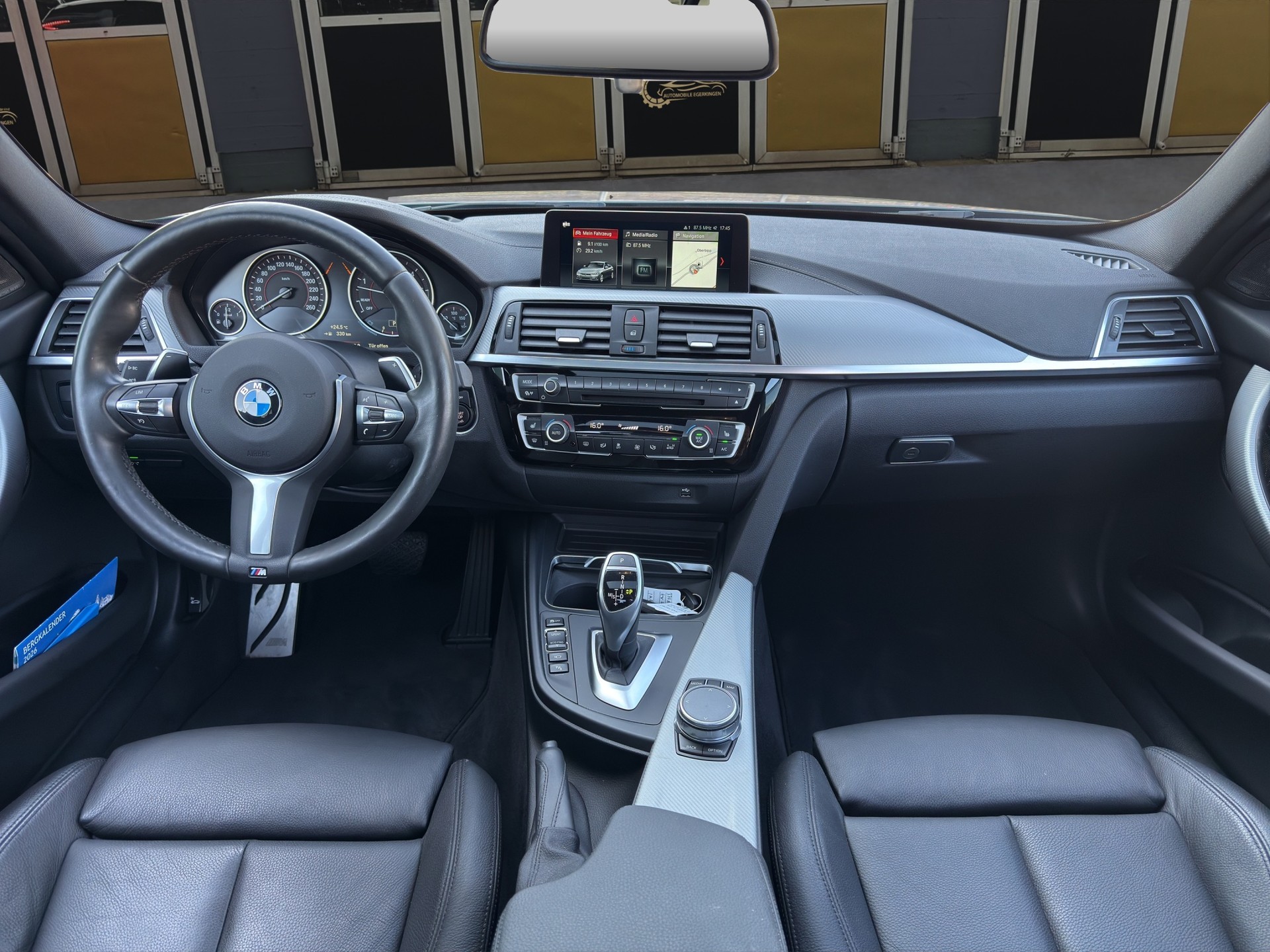 BMW 330d xDrive Edition M Sport Steptronic-image-11