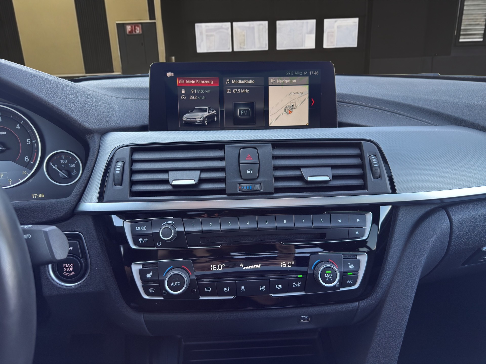 BMW 330d xDrive Edition M Sport Steptronic-image-15