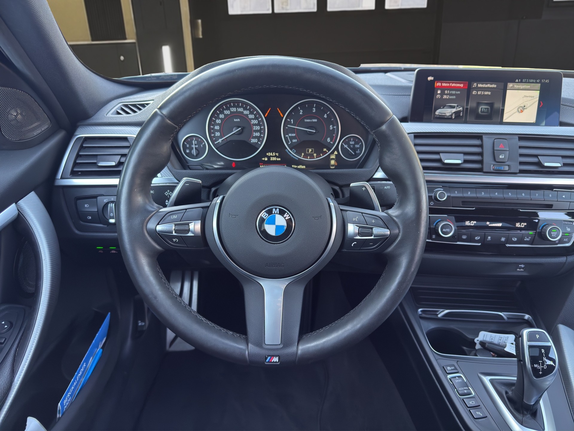 BMW 330d xDrive Edition M Sport Steptronic-image-12