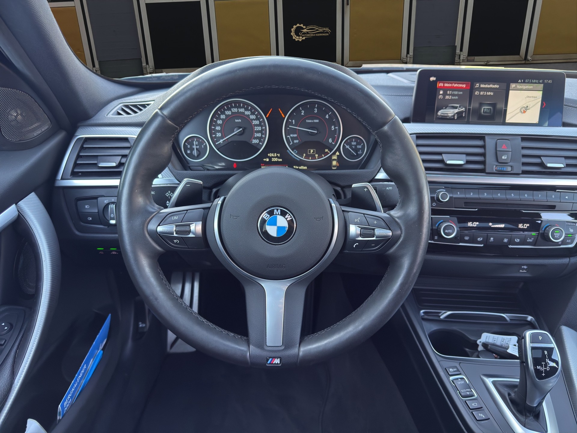 BMW 330d xDrive Edition M Sport Steptronic-image-12